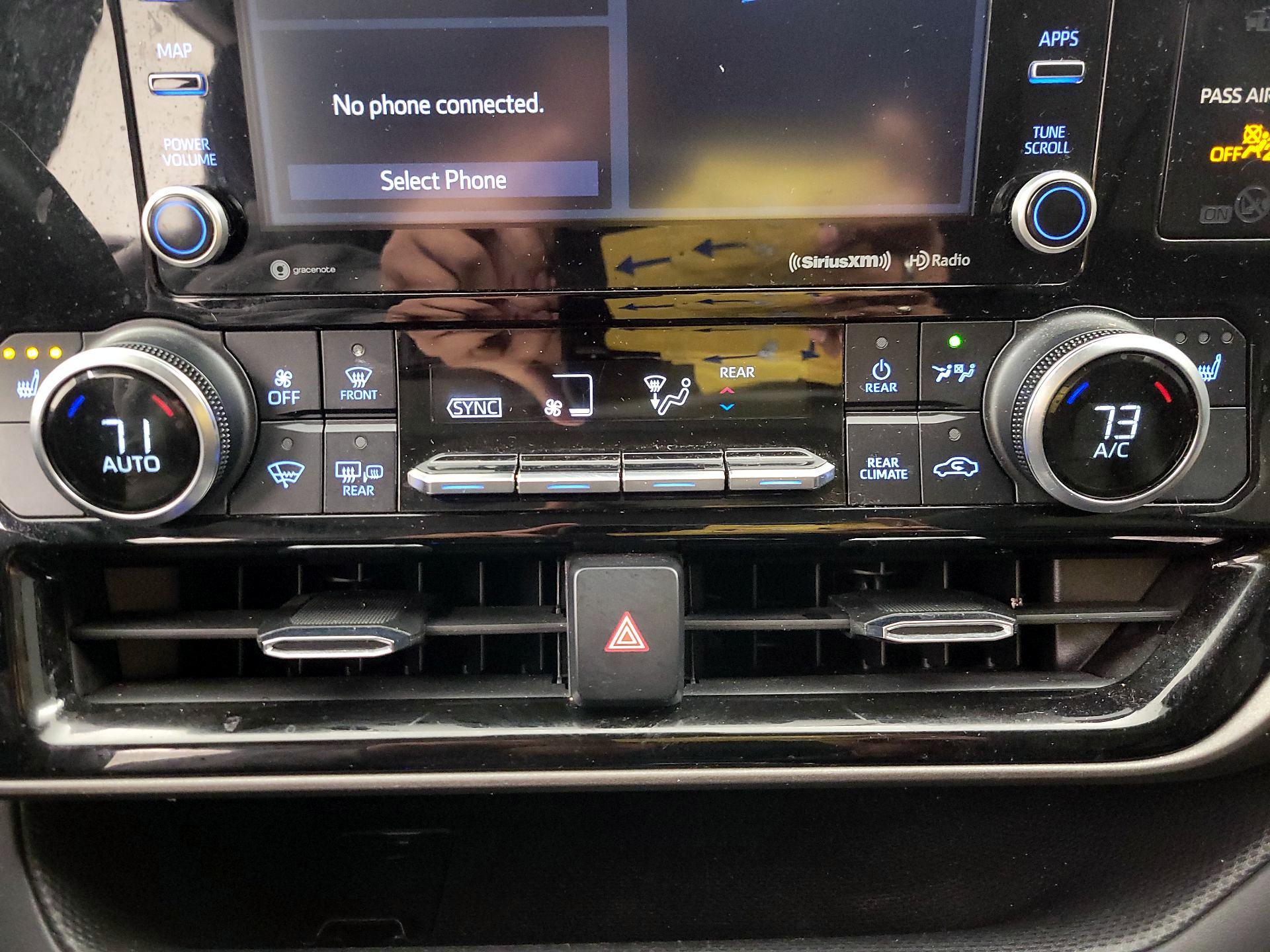 Thumbnail: 2022 Toyota Highlander - 16