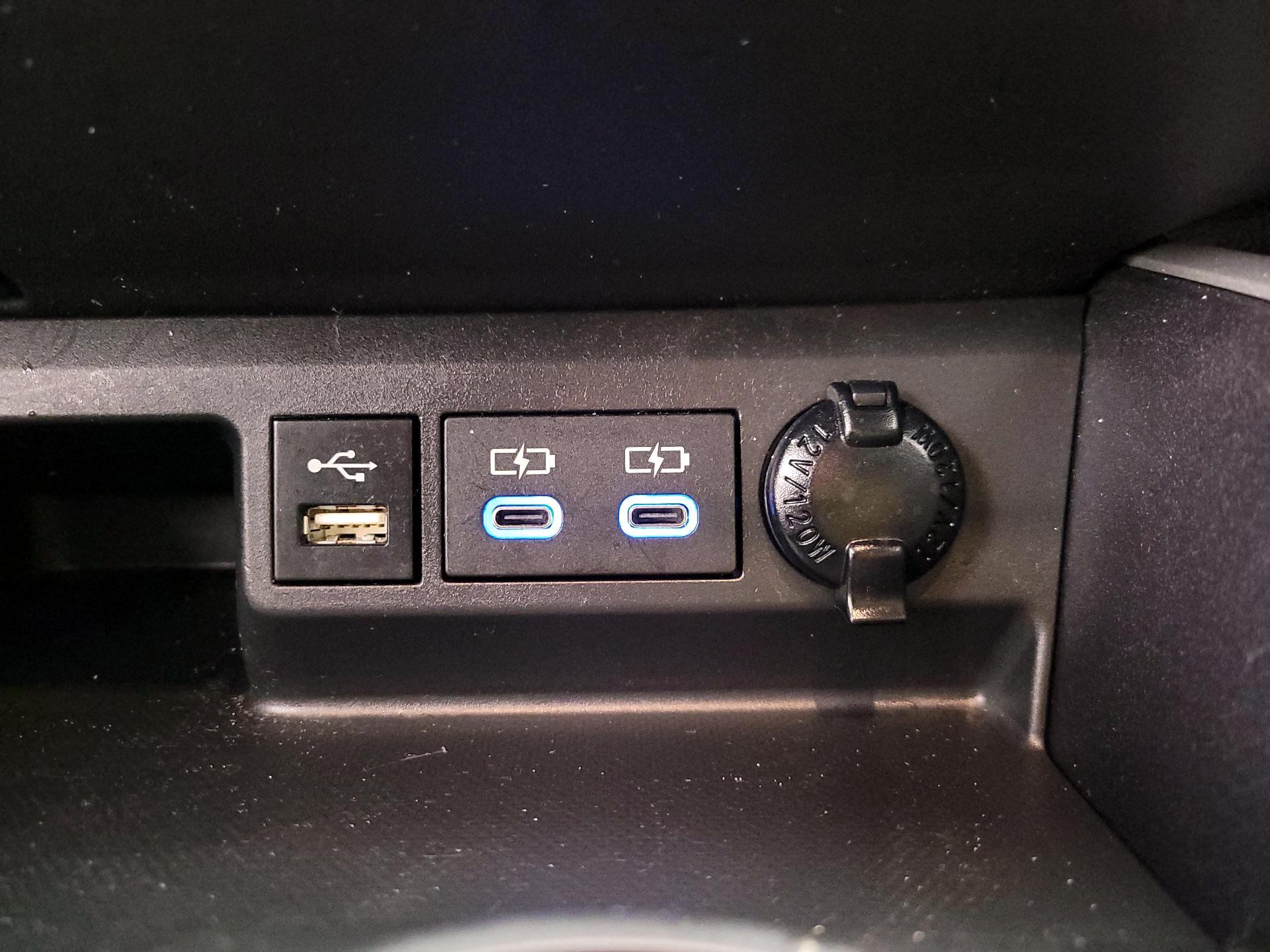 Thumbnail: 2022 Toyota Highlander - 18