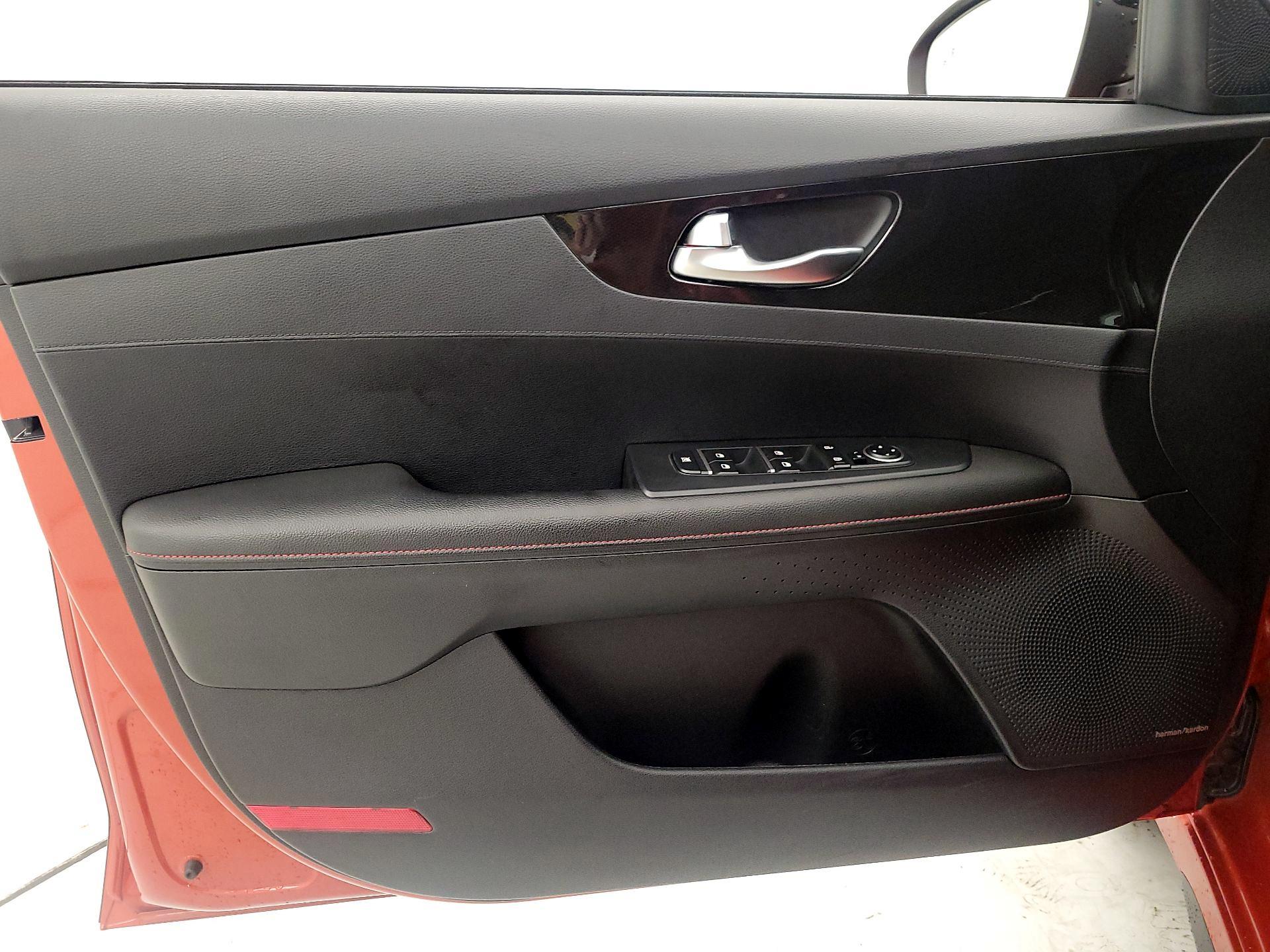 Thumbnail: 2020 Kia Forte - 12