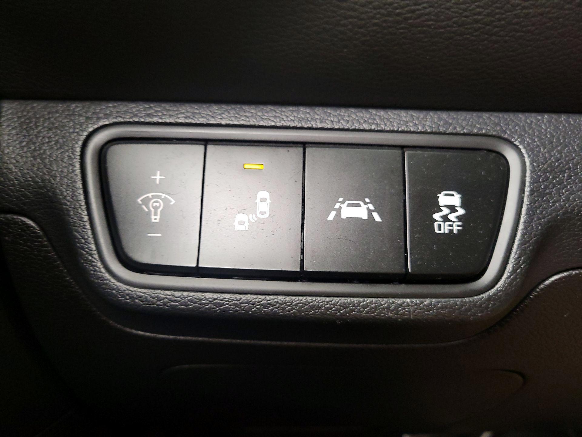 Thumbnail: 2020 Kia Forte - 13