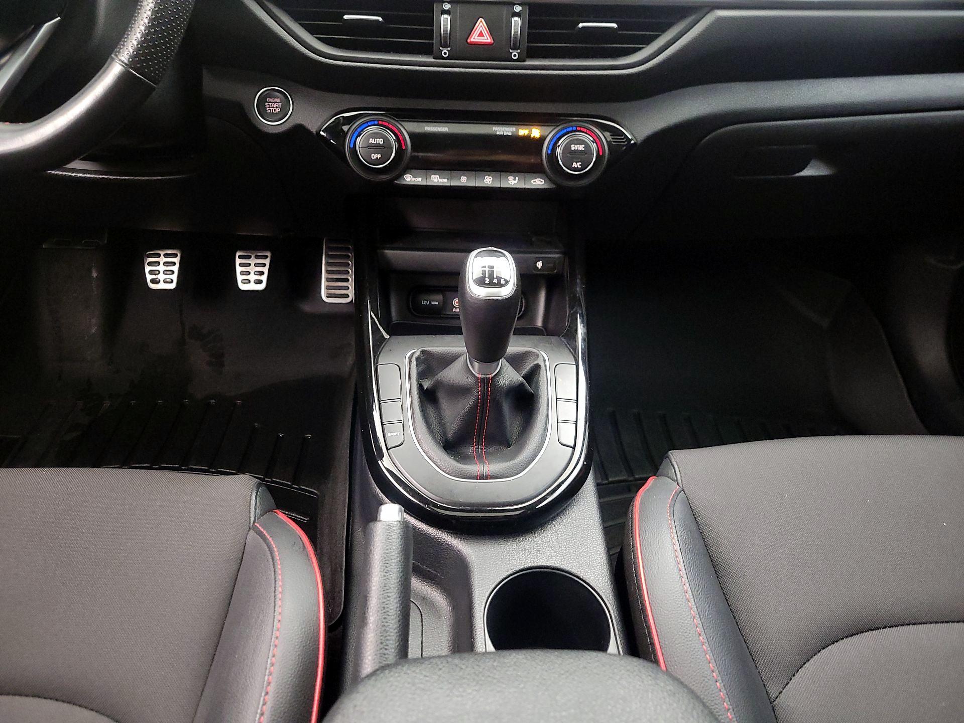 Thumbnail: 2020 Kia Forte - 17