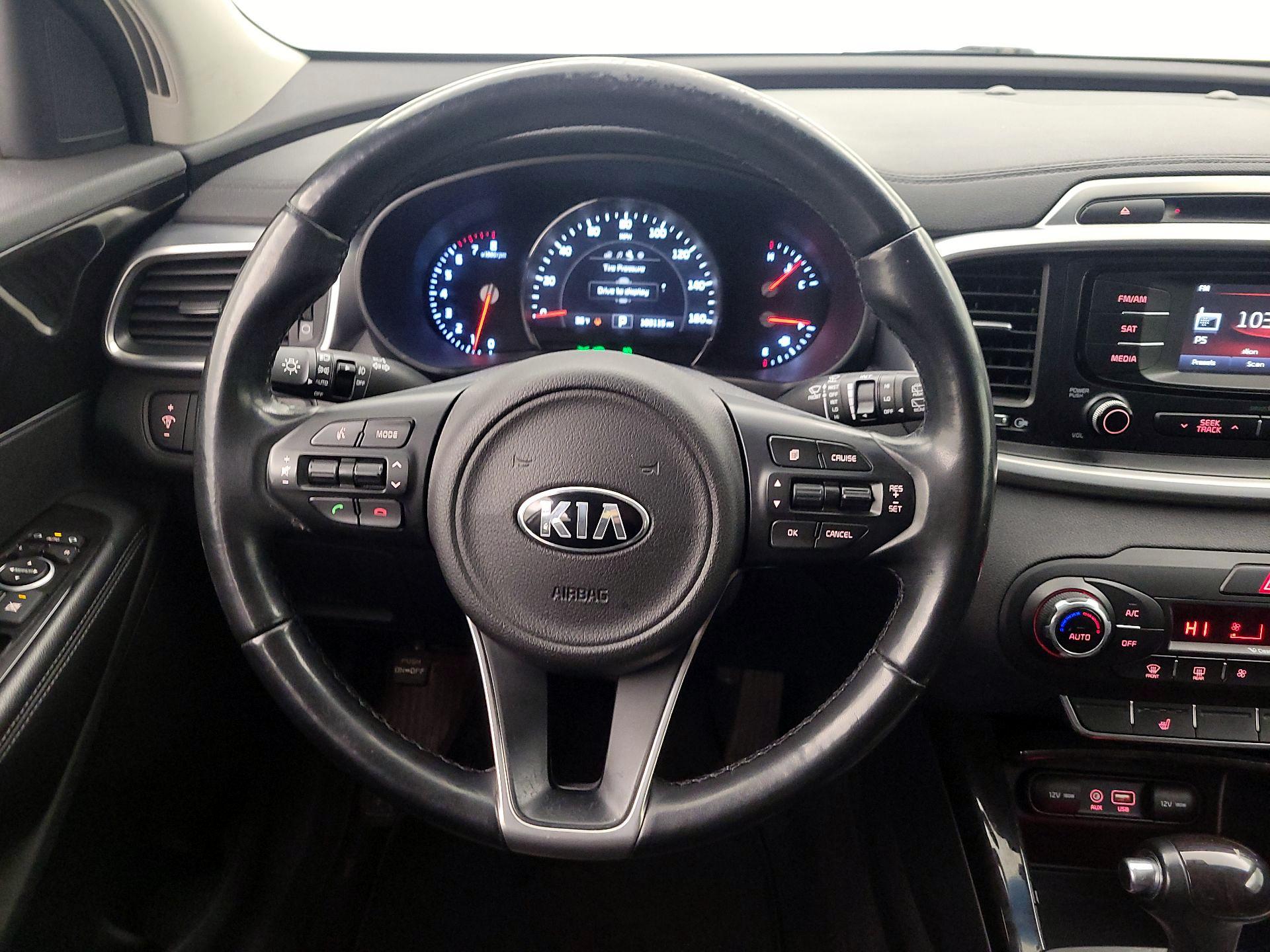 Thumbnail: 2016 Kia Sorento - 10