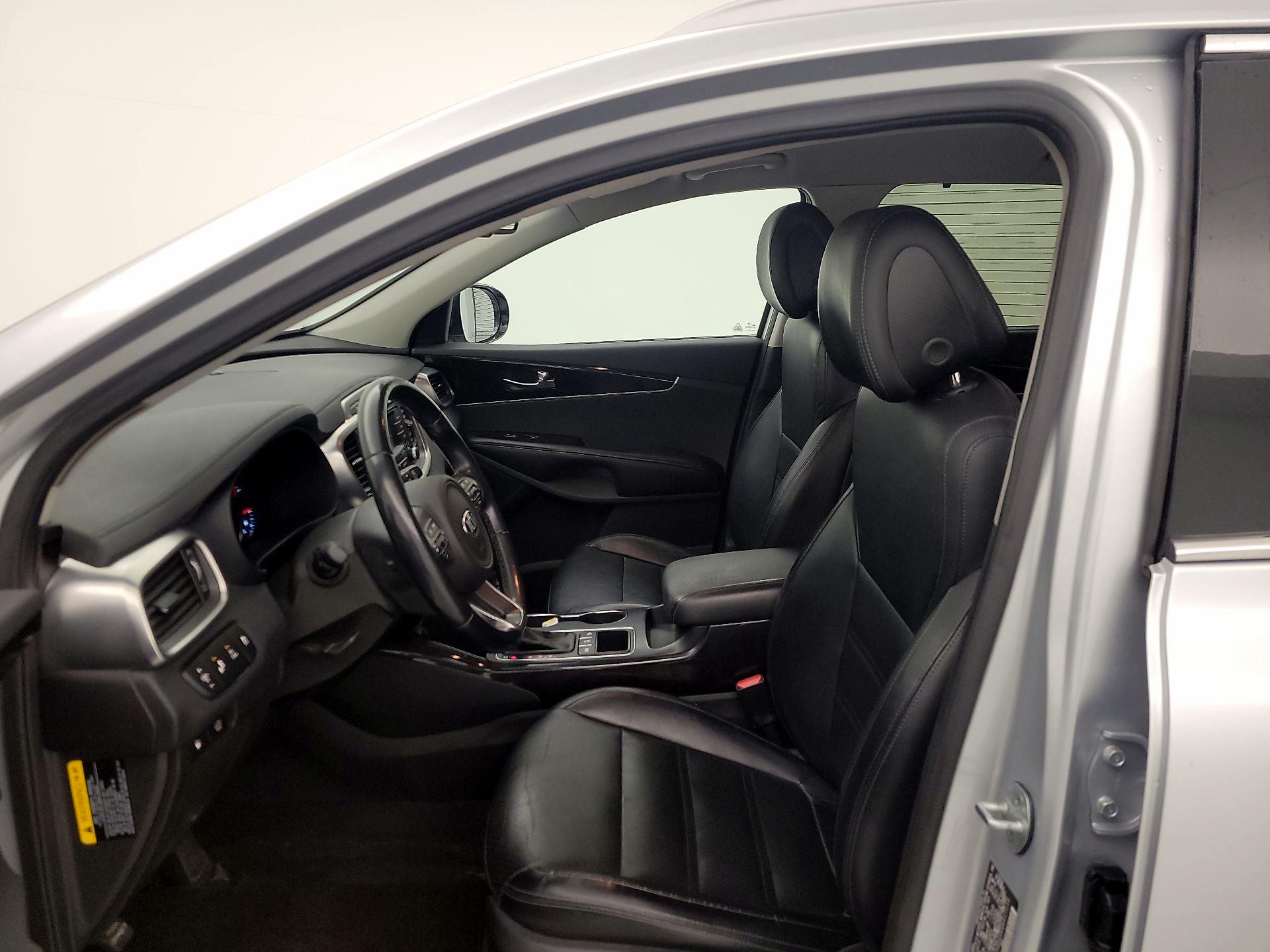 Thumbnail: 2016 Kia Sorento - 11