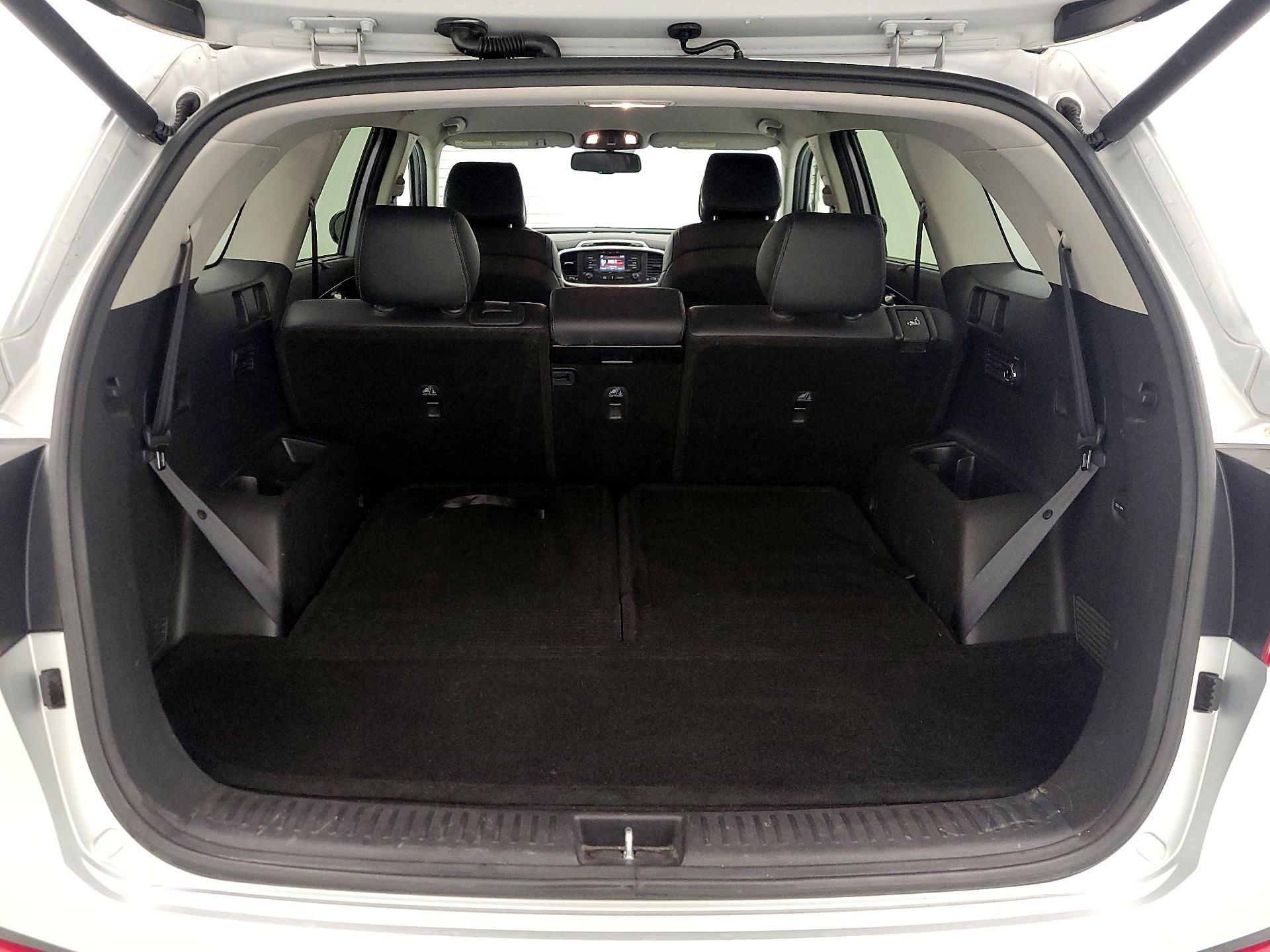 Thumbnail: 2016 Kia Sorento - 20