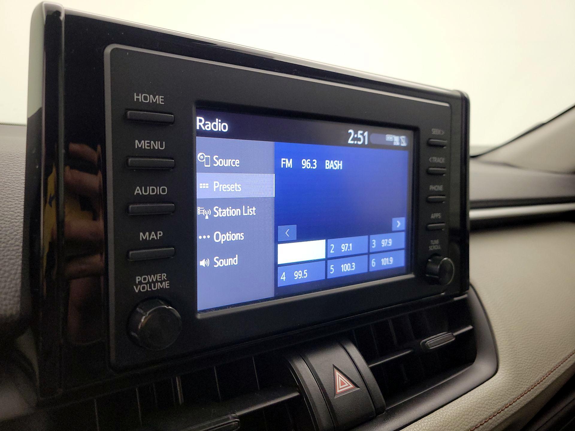 Thumbnail: 2019 Toyota RAV4 - 15