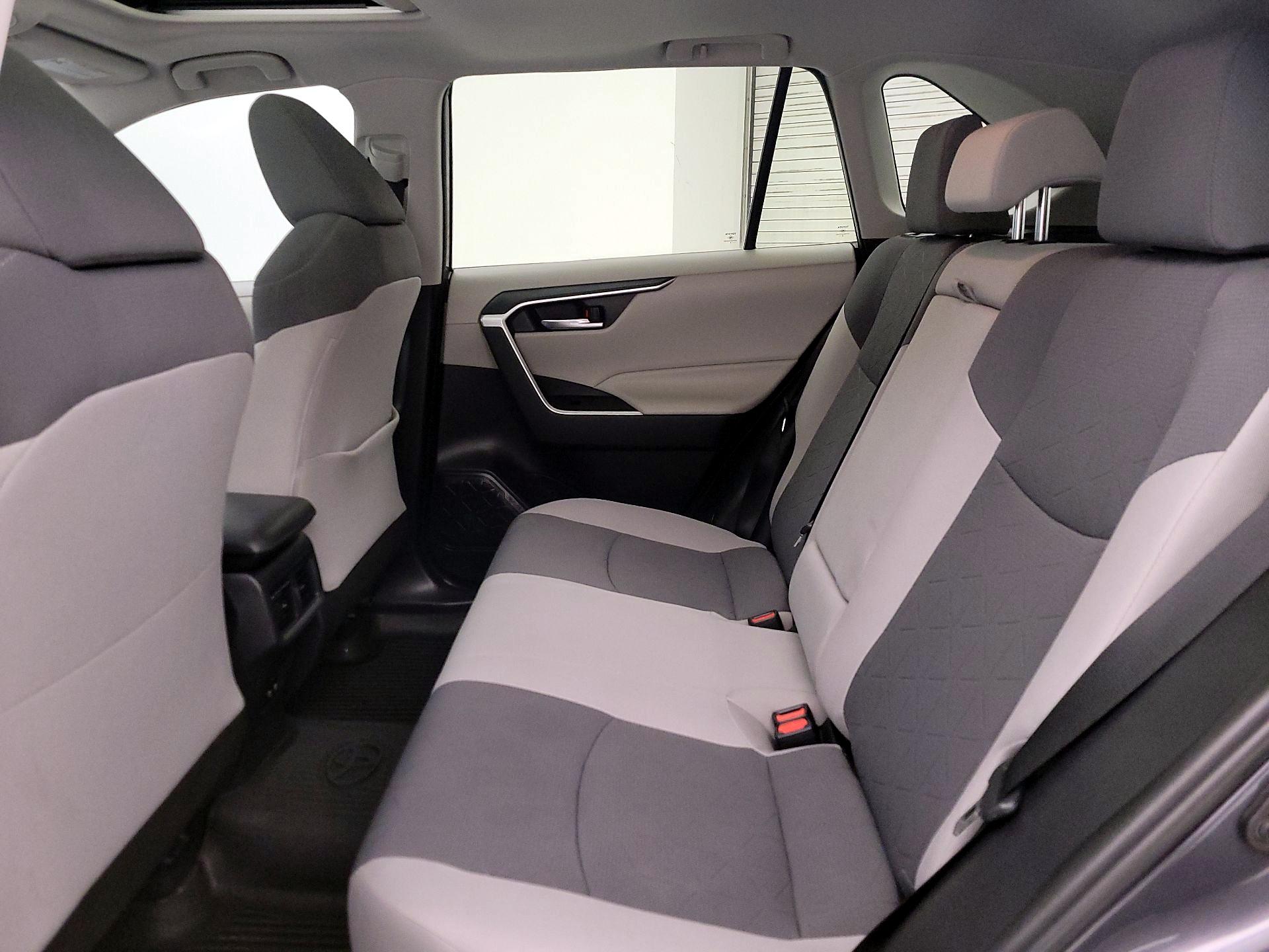 Thumbnail: 2019 Toyota RAV4 - 20