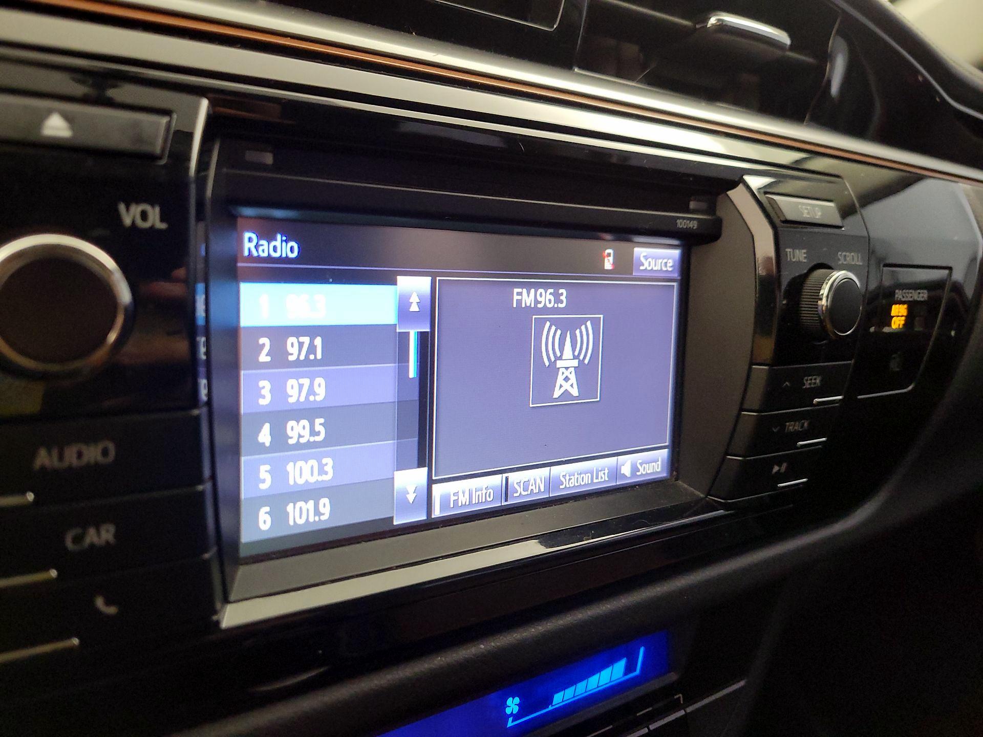 Thumbnail: 2014 Toyota Corolla - 15