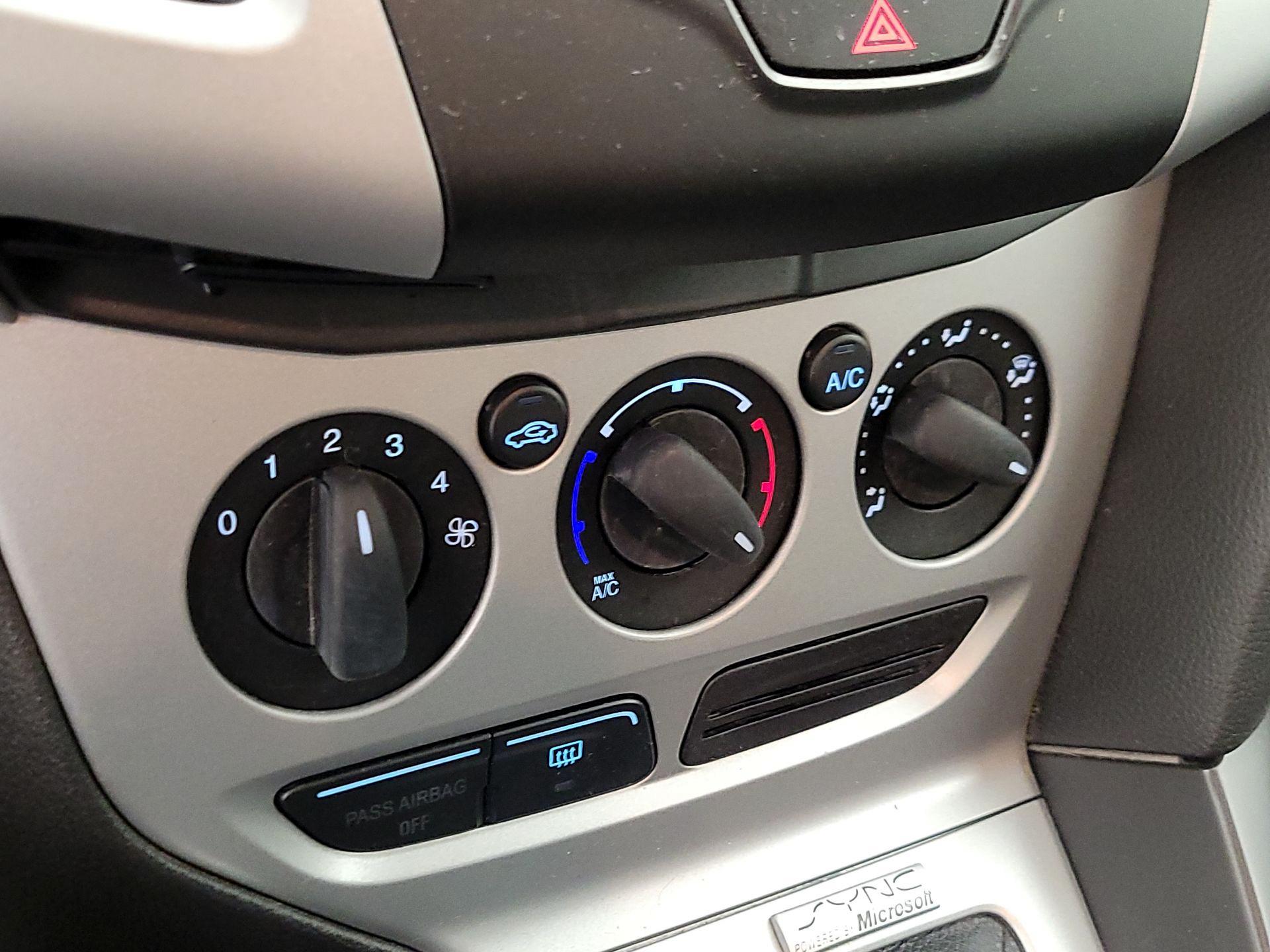 Thumbnail: 2014 Ford Focus - 15