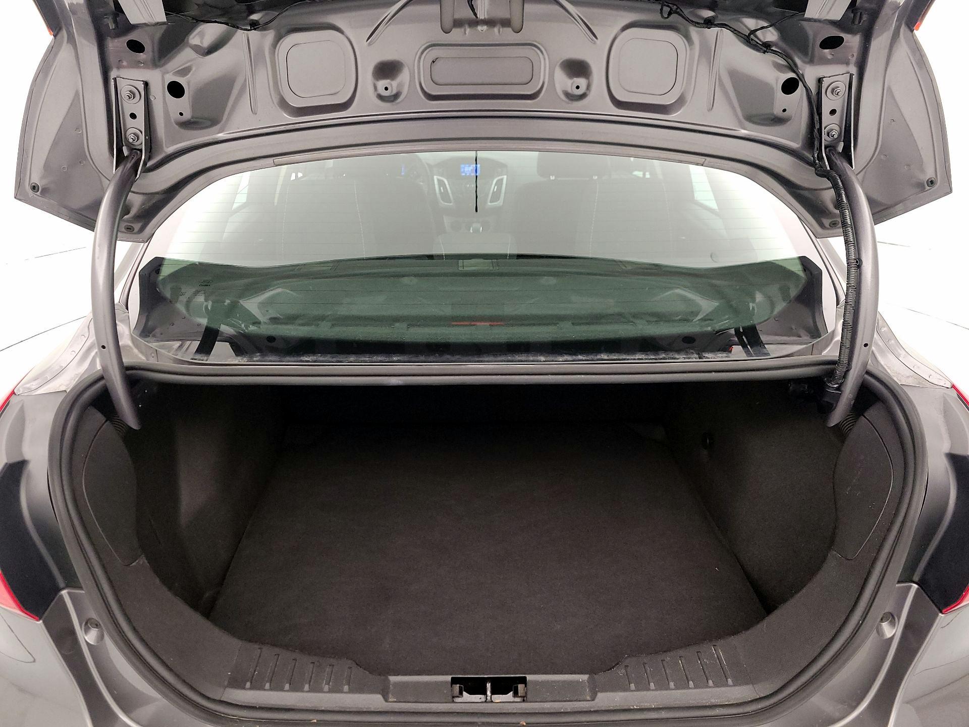 Thumbnail: 2014 Ford Focus - 19