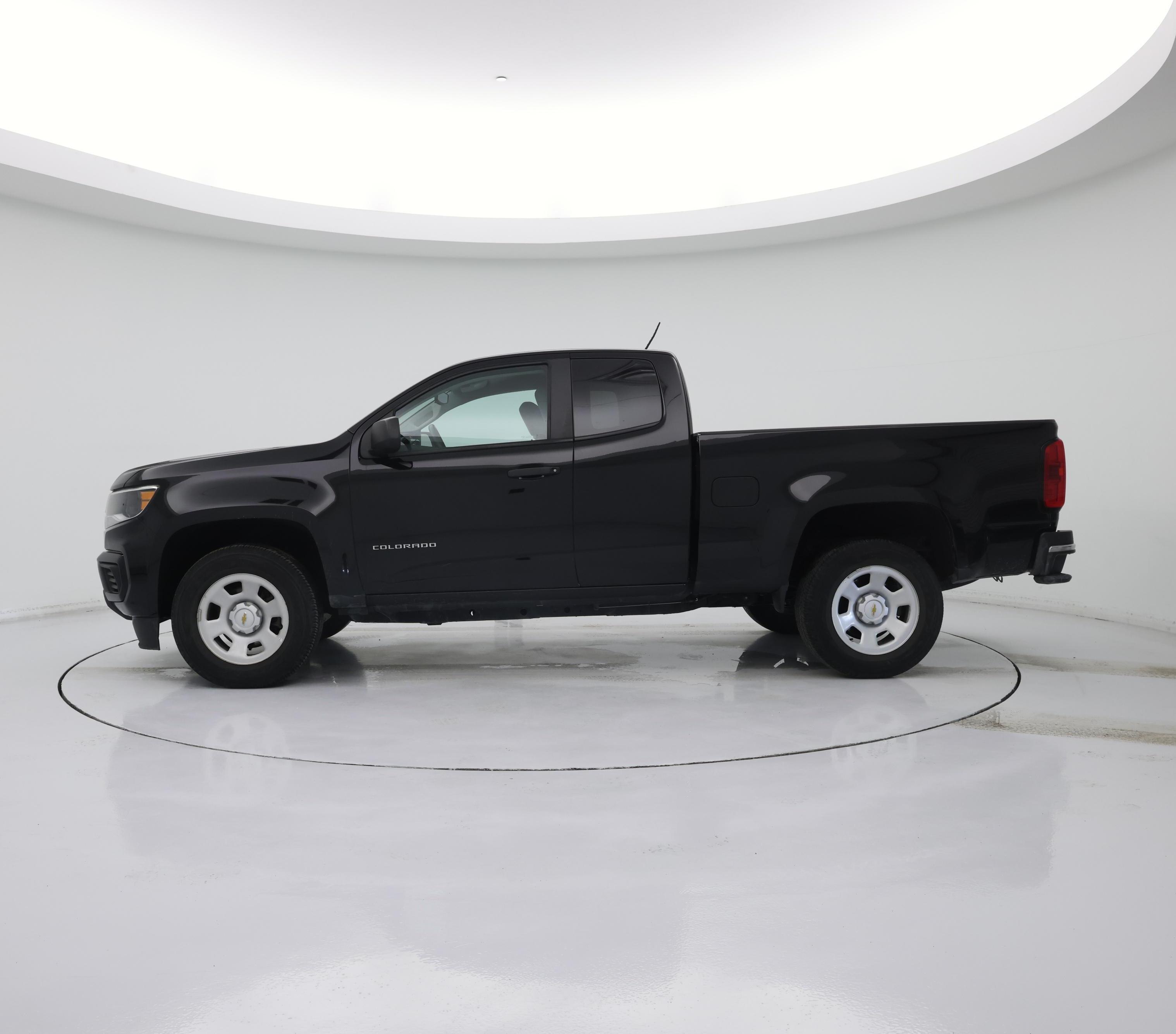 Thumbnail: 2021 Chevrolet Colorado - 3