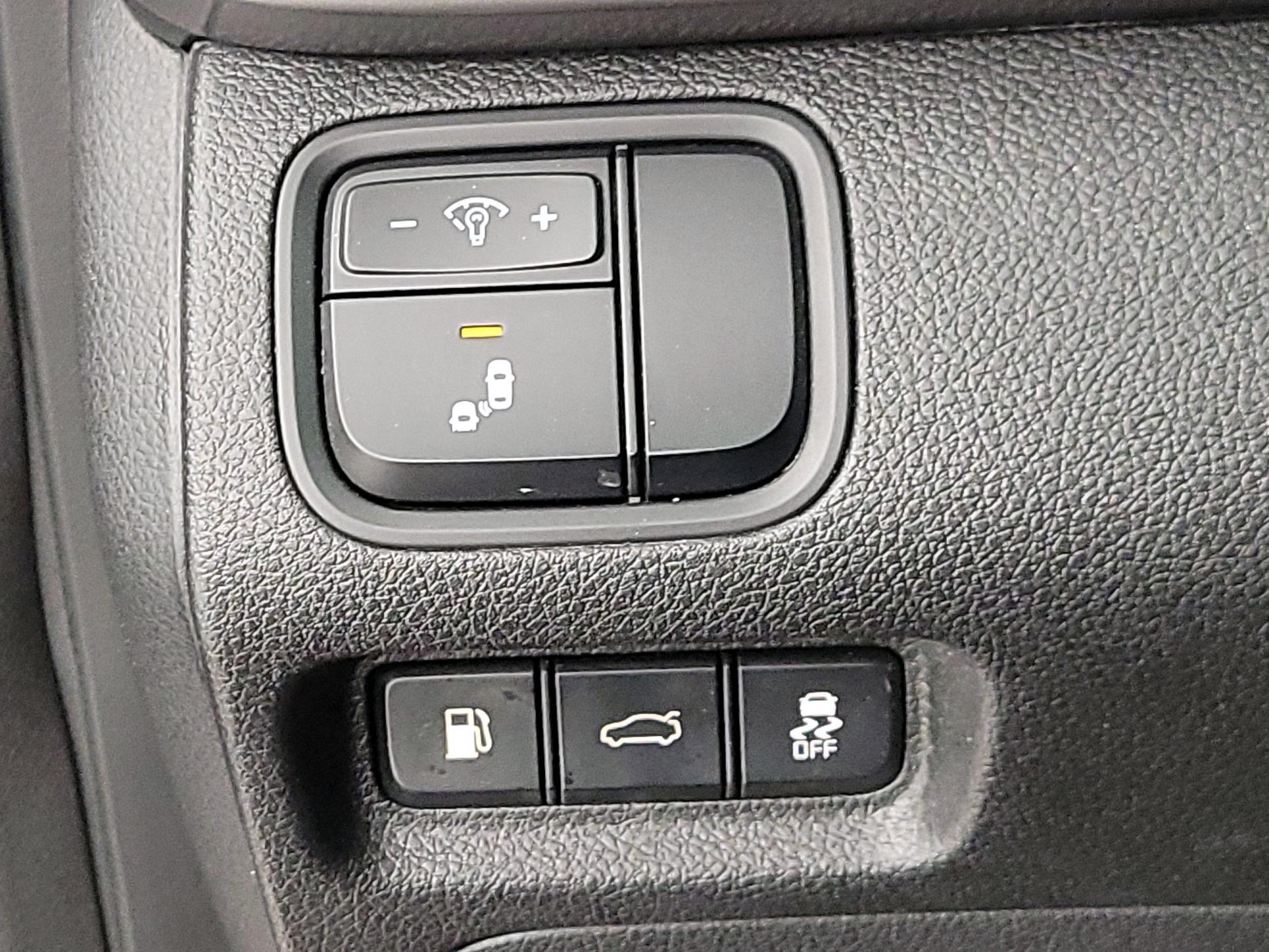 Thumbnail: 2018 Kia Optima - 13