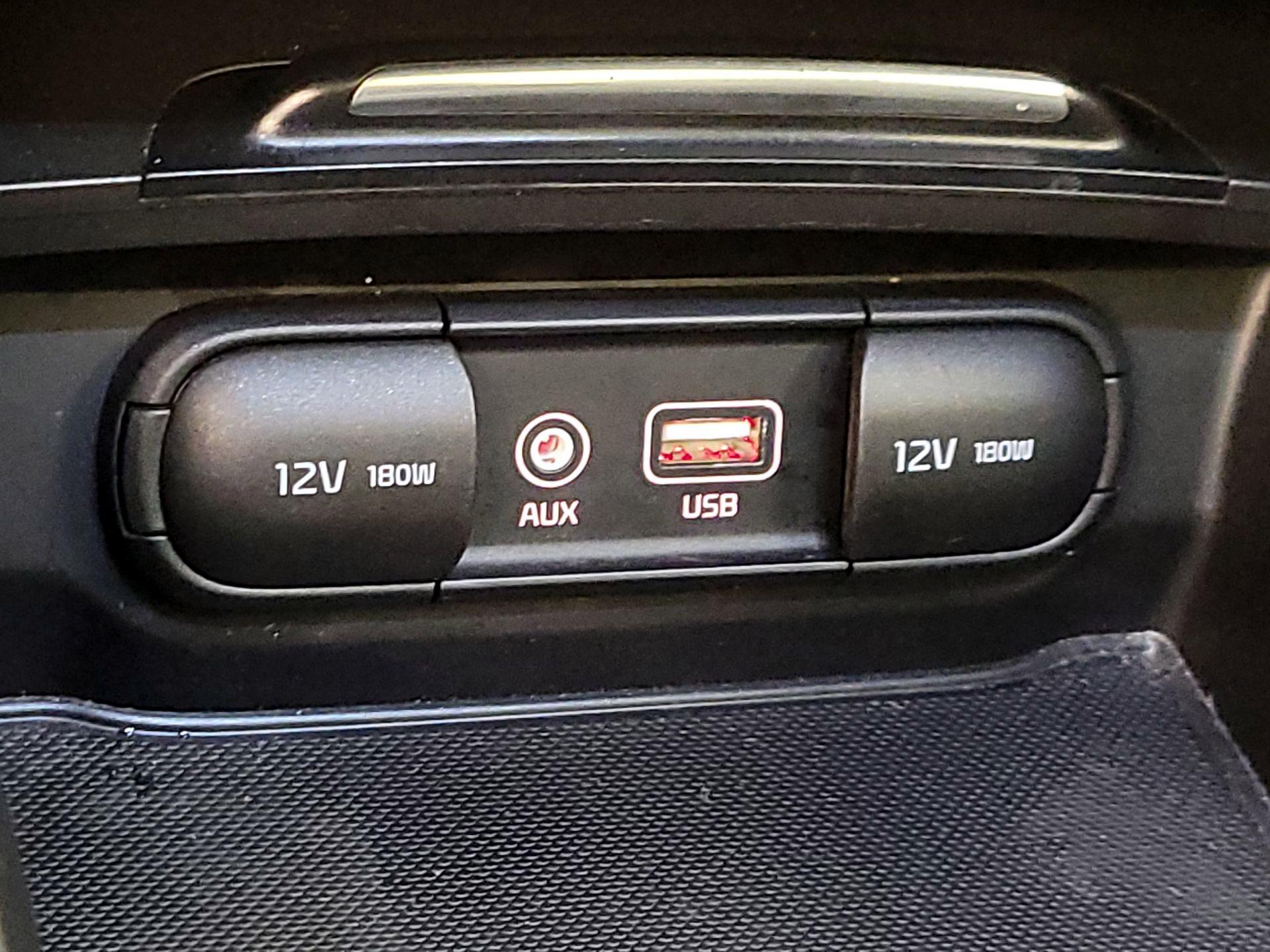 Thumbnail: 2018 Kia Optima - 18