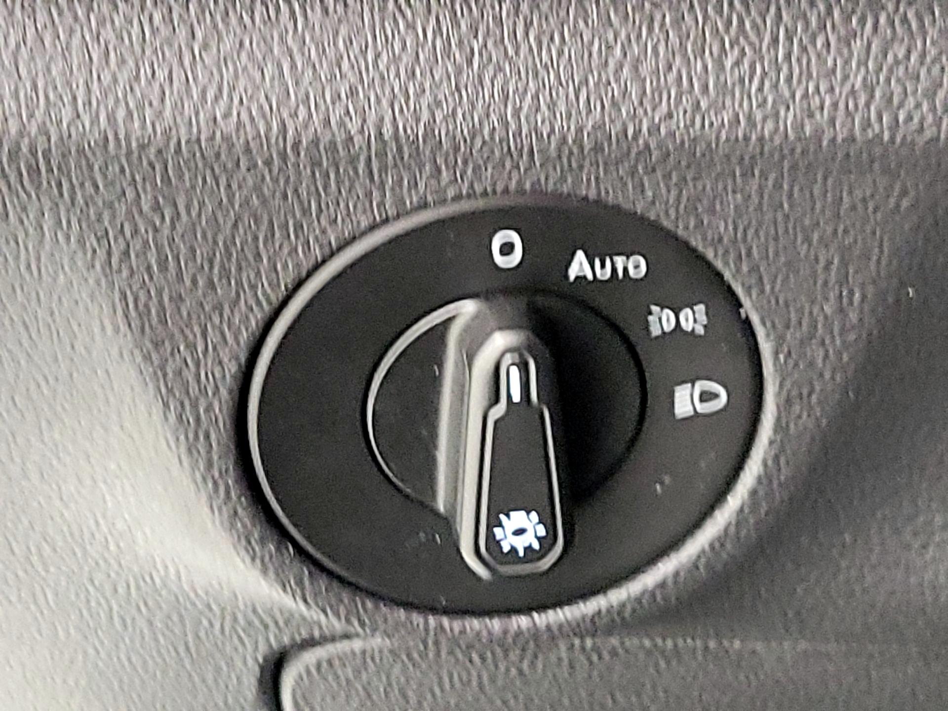 Thumbnail: 2020 Volkswagen Jetta - 13