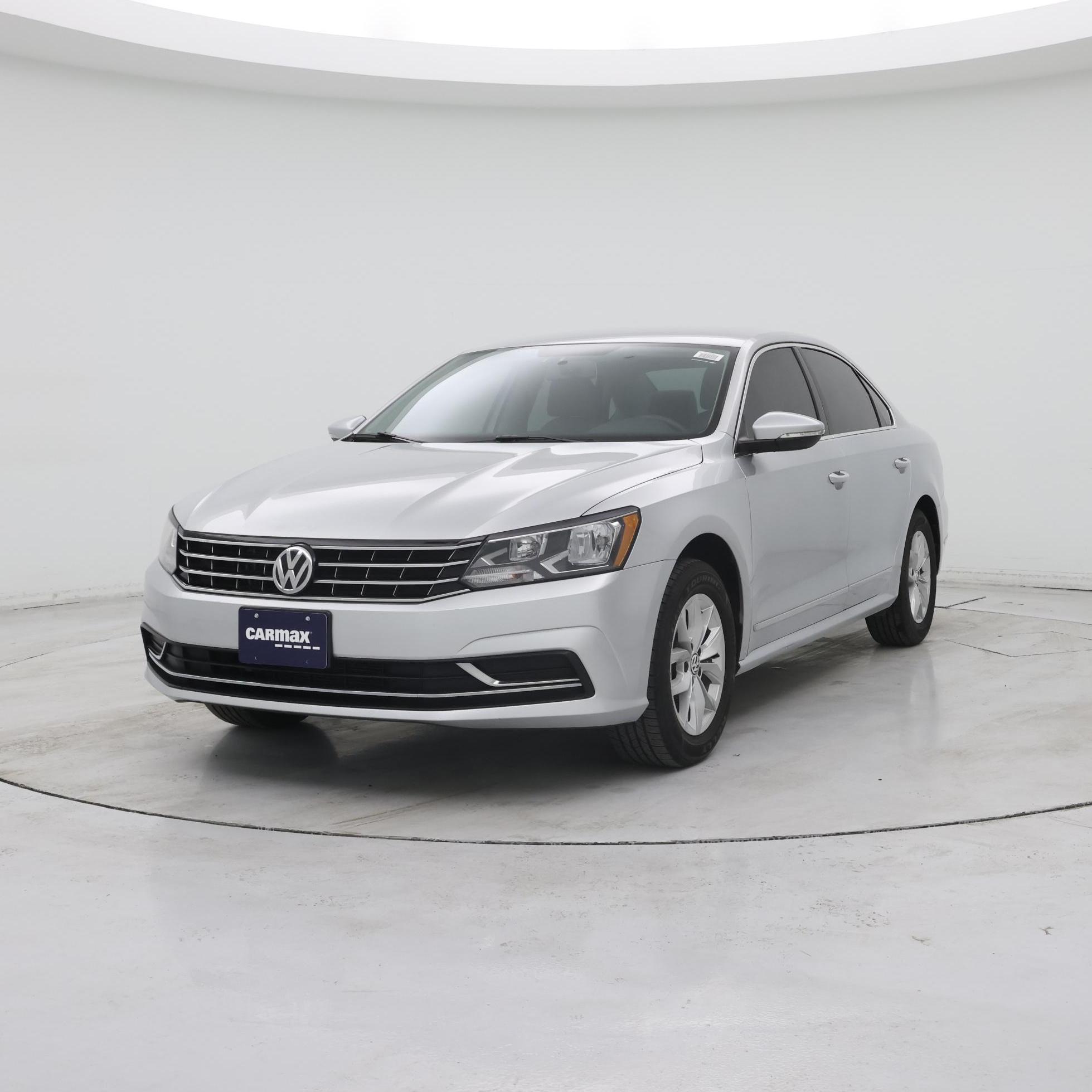 Thumbnail: 2016 Volkswagen Passat - 4
