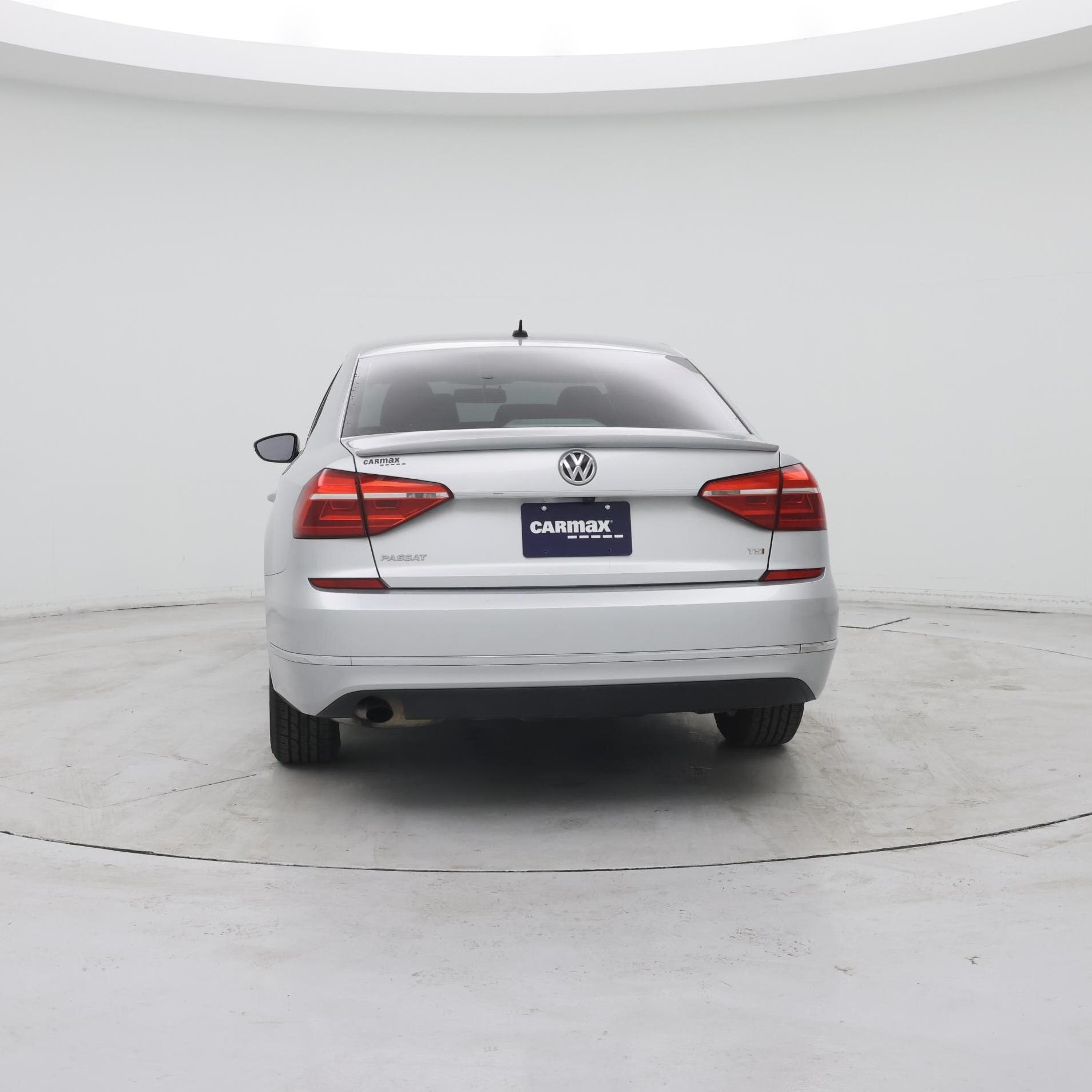 Thumbnail: 2016 Volkswagen Passat - 6