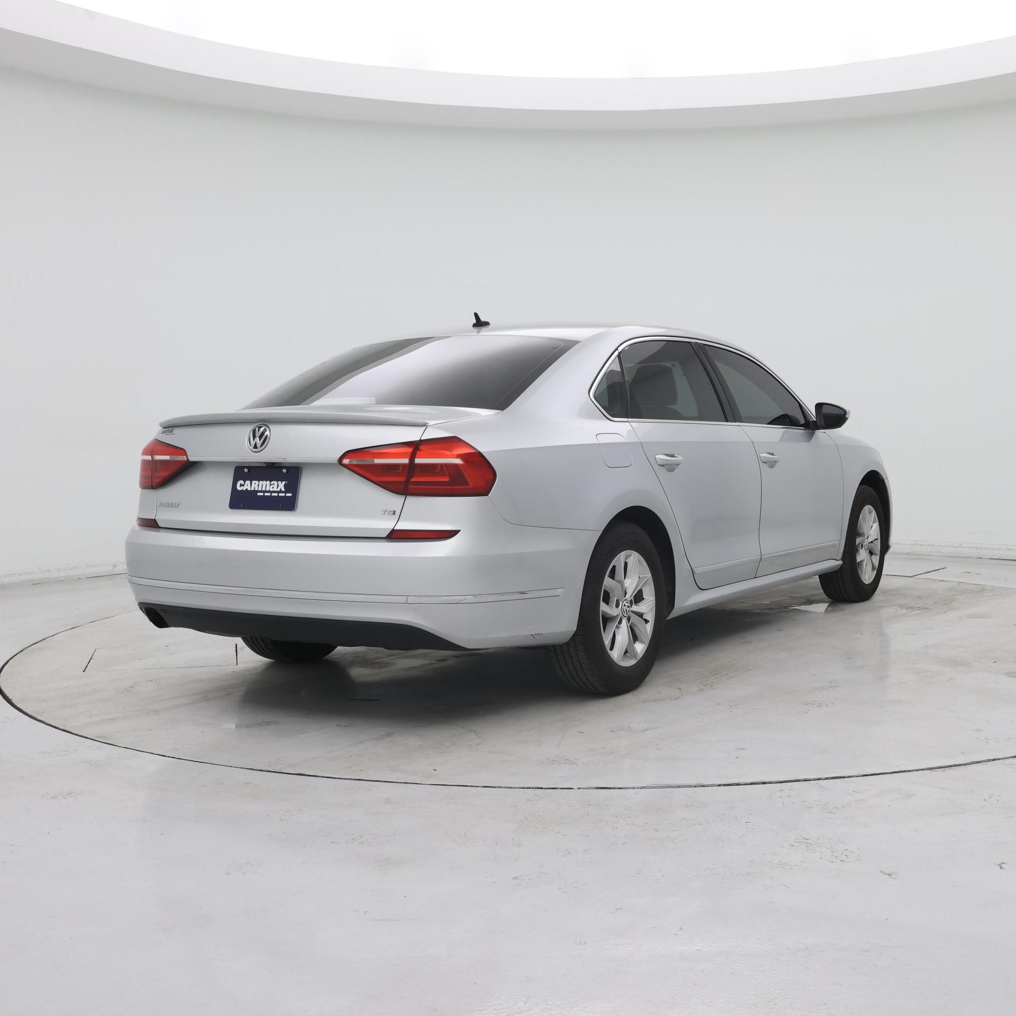 Thumbnail: 2016 Volkswagen Passat - 8