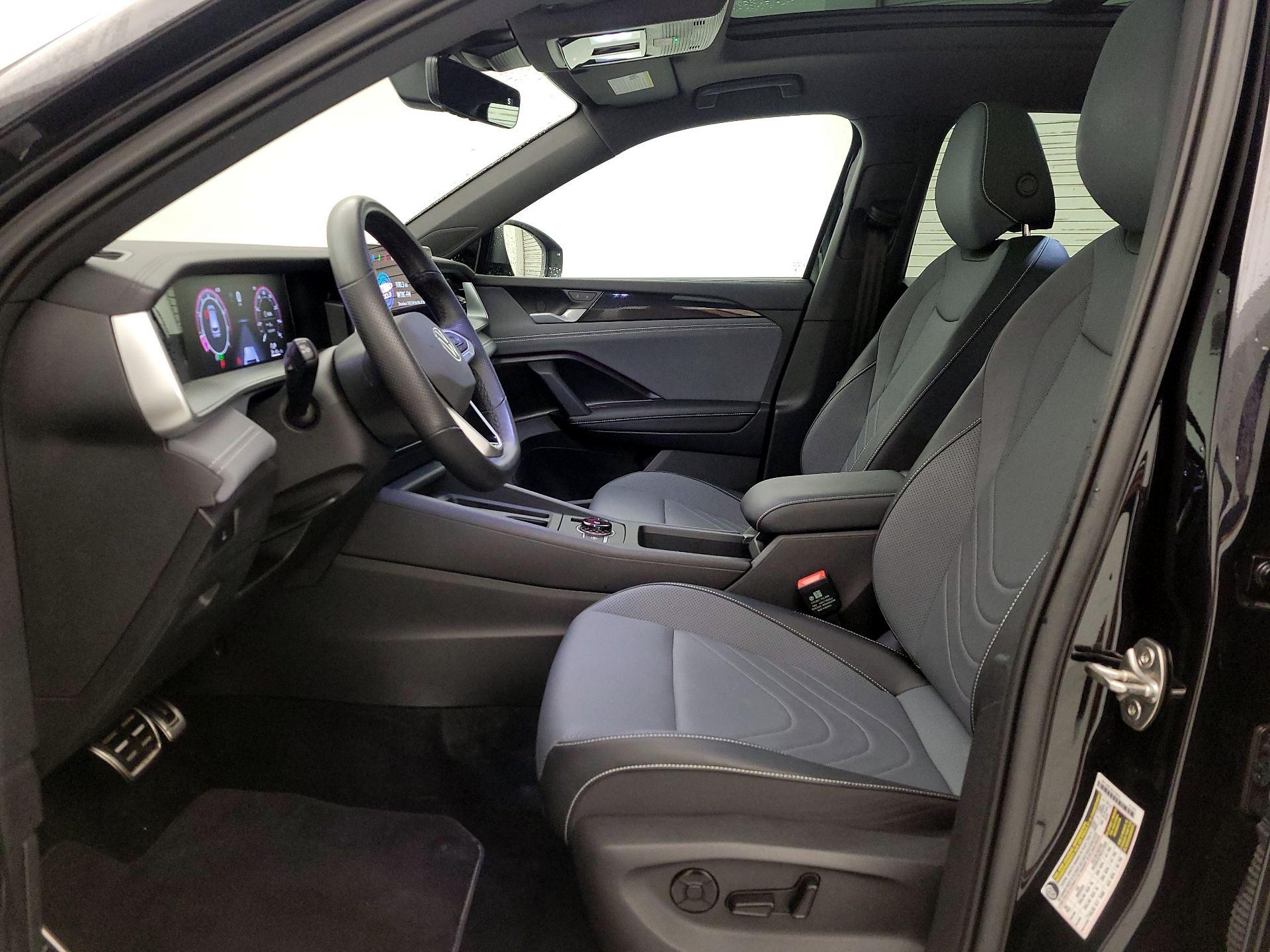 Thumbnail: 2025 Volkswagen Tiguan - 11