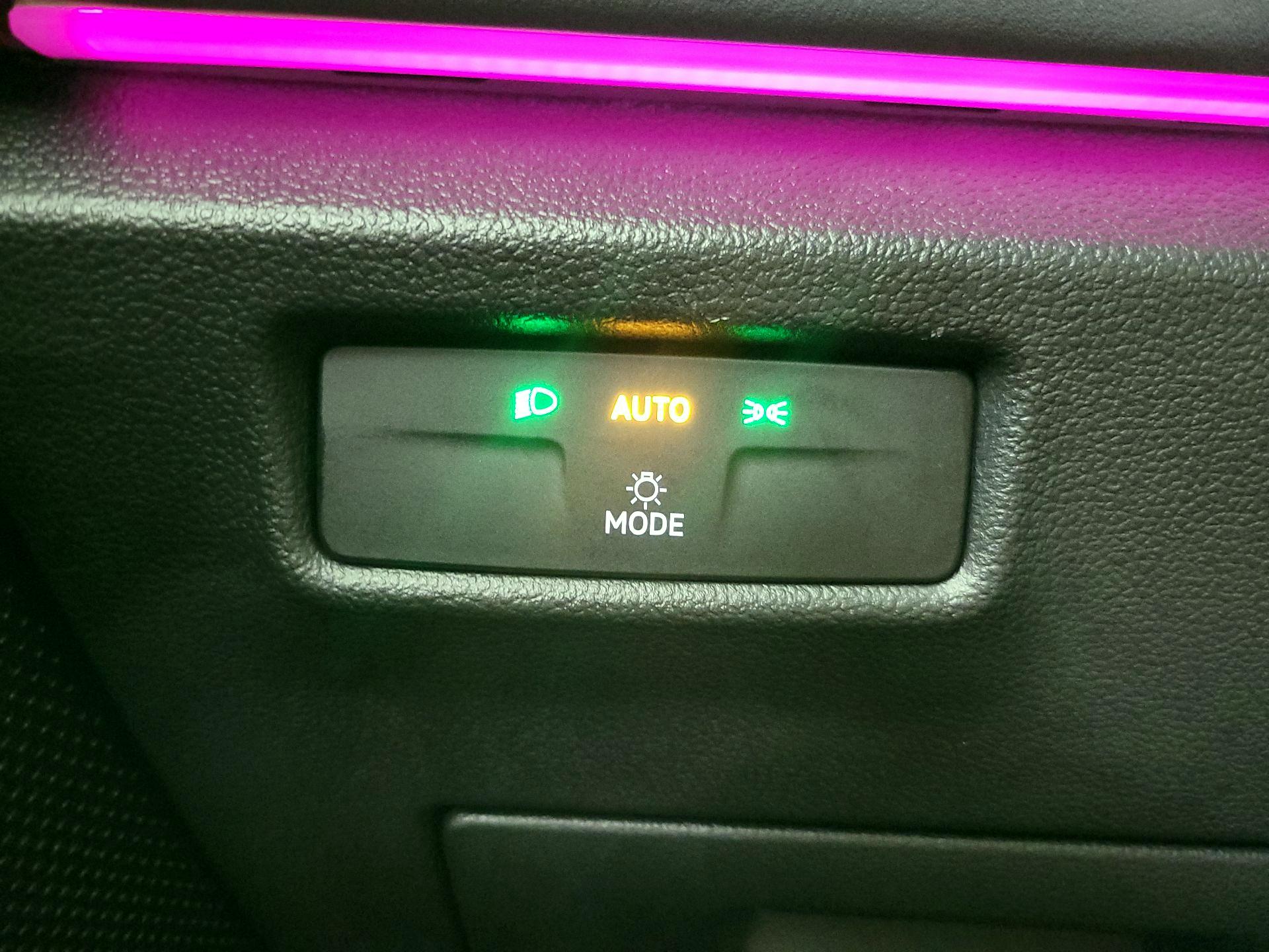 Thumbnail: 2025 Volkswagen Tiguan - 13