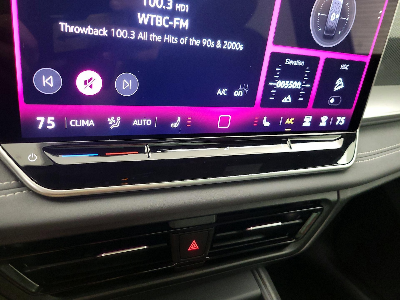 2025 Volkswagen Tiguan SE R-LINE BLACK - Photo 17