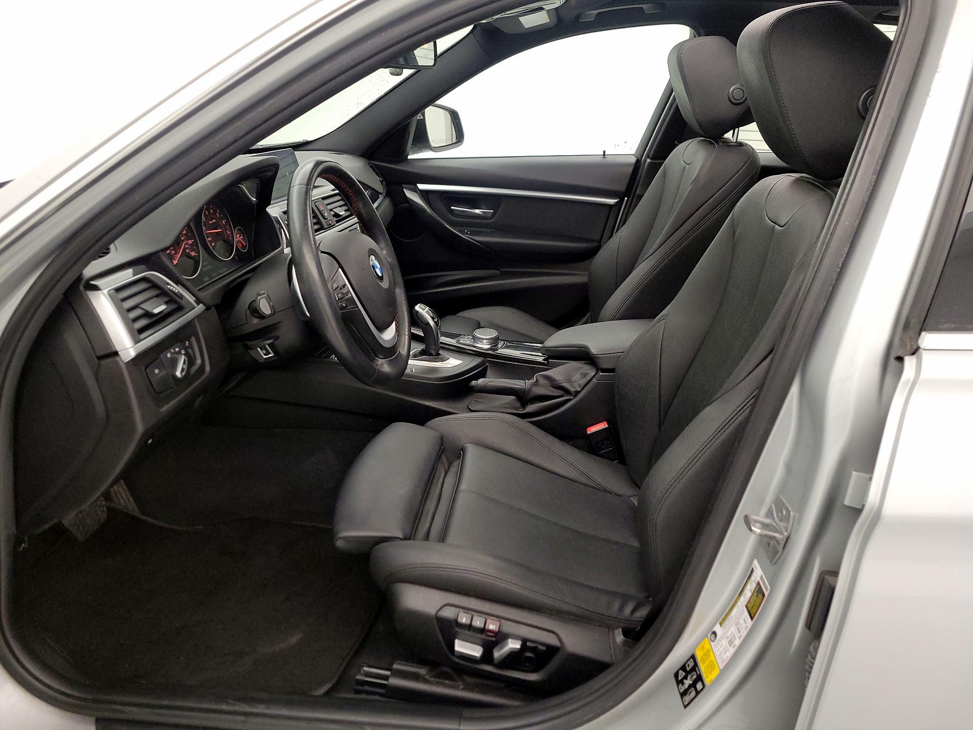 Thumbnail: 2018 BMW 3 Series - 11