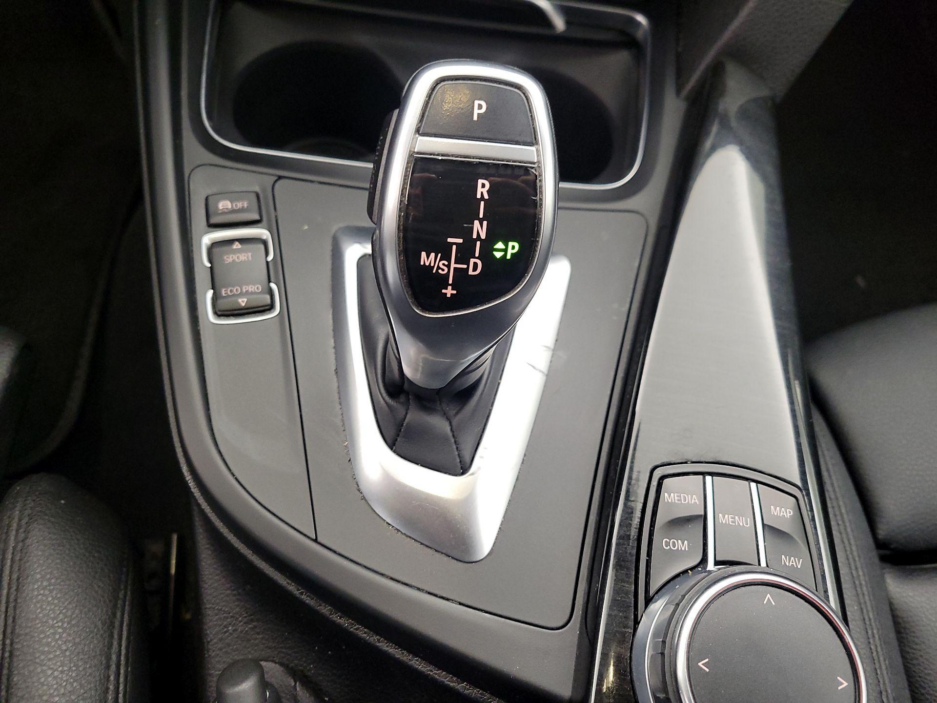 Thumbnail: 2018 BMW 3 Series - 17