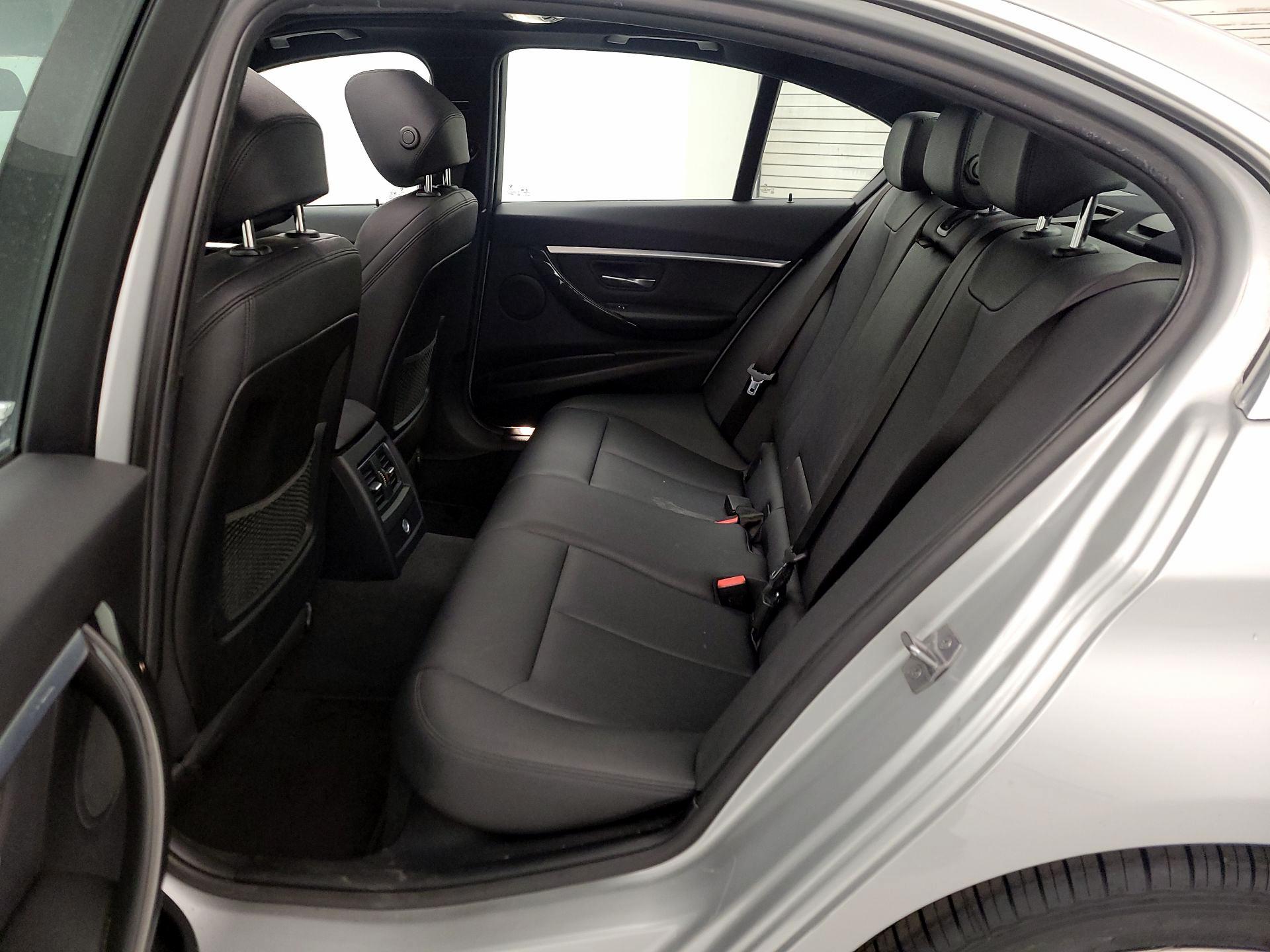 Thumbnail: 2018 BMW 3 Series - 20