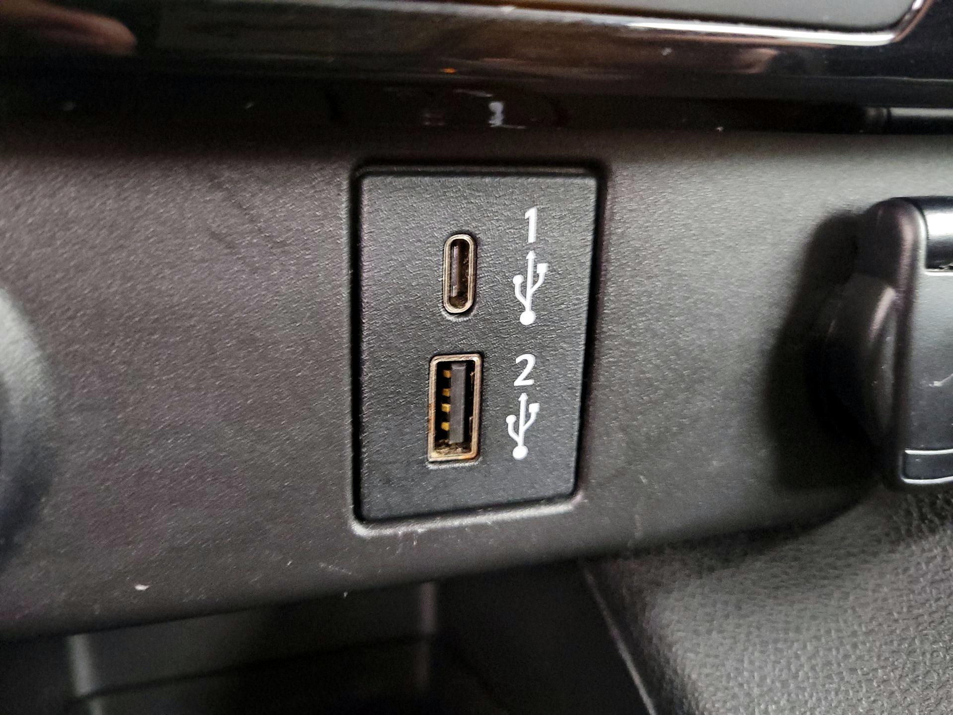 Thumbnail: 2020 Nissan Leaf - 19