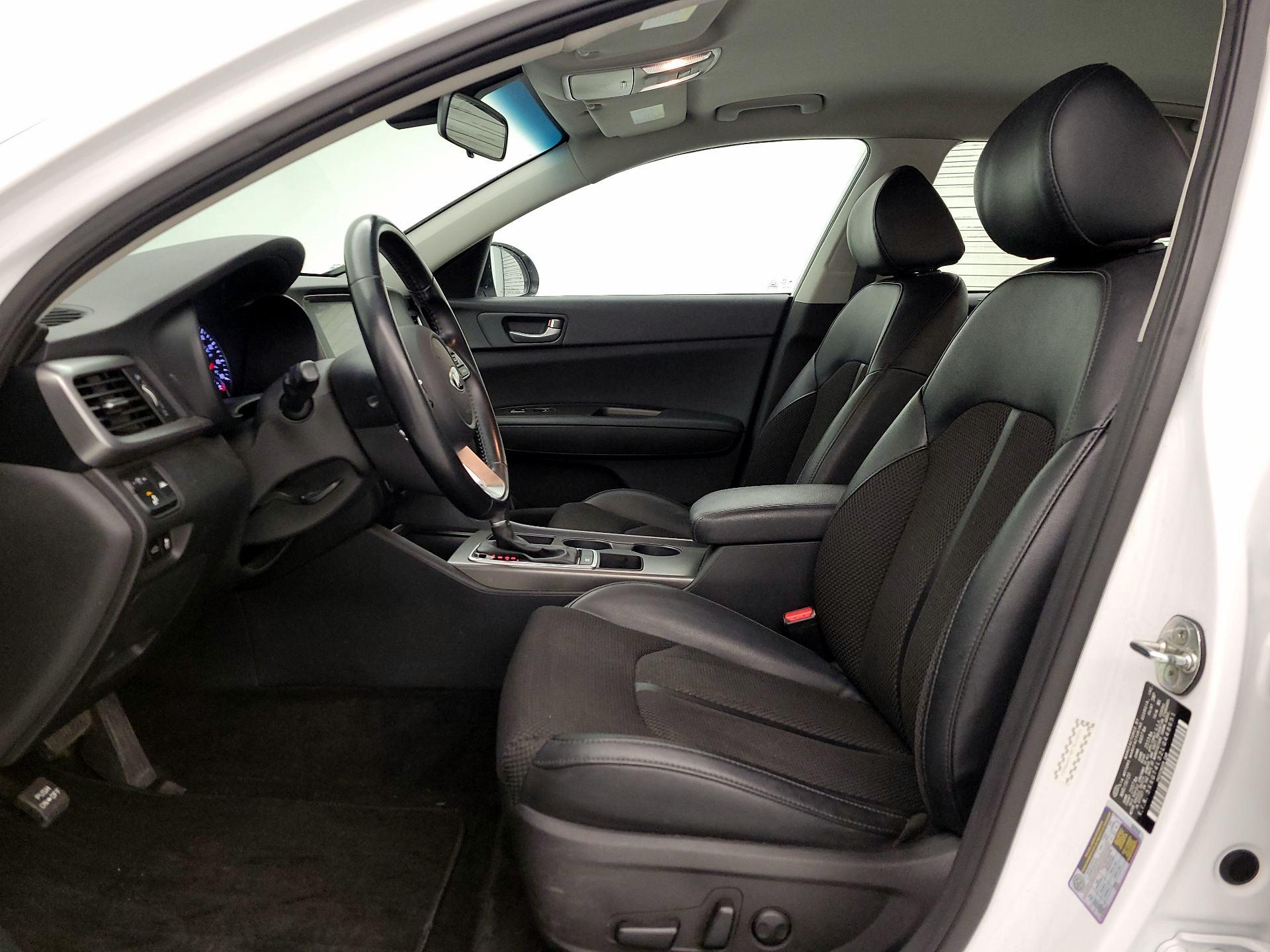 Thumbnail: 2020 Kia Optima - 11