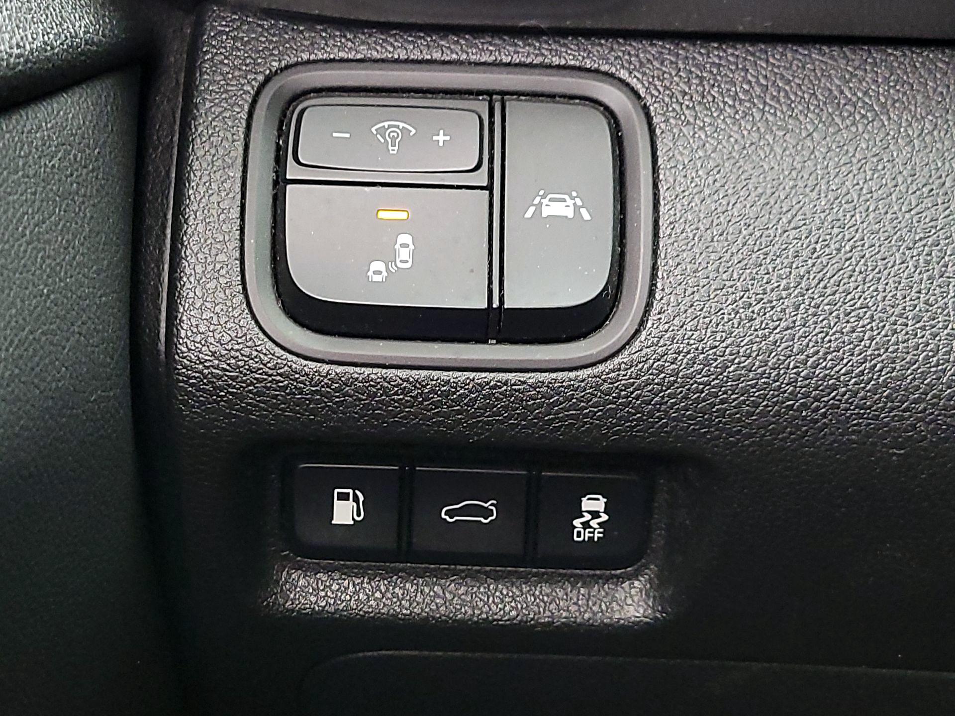 Thumbnail: 2020 Kia Optima - 13