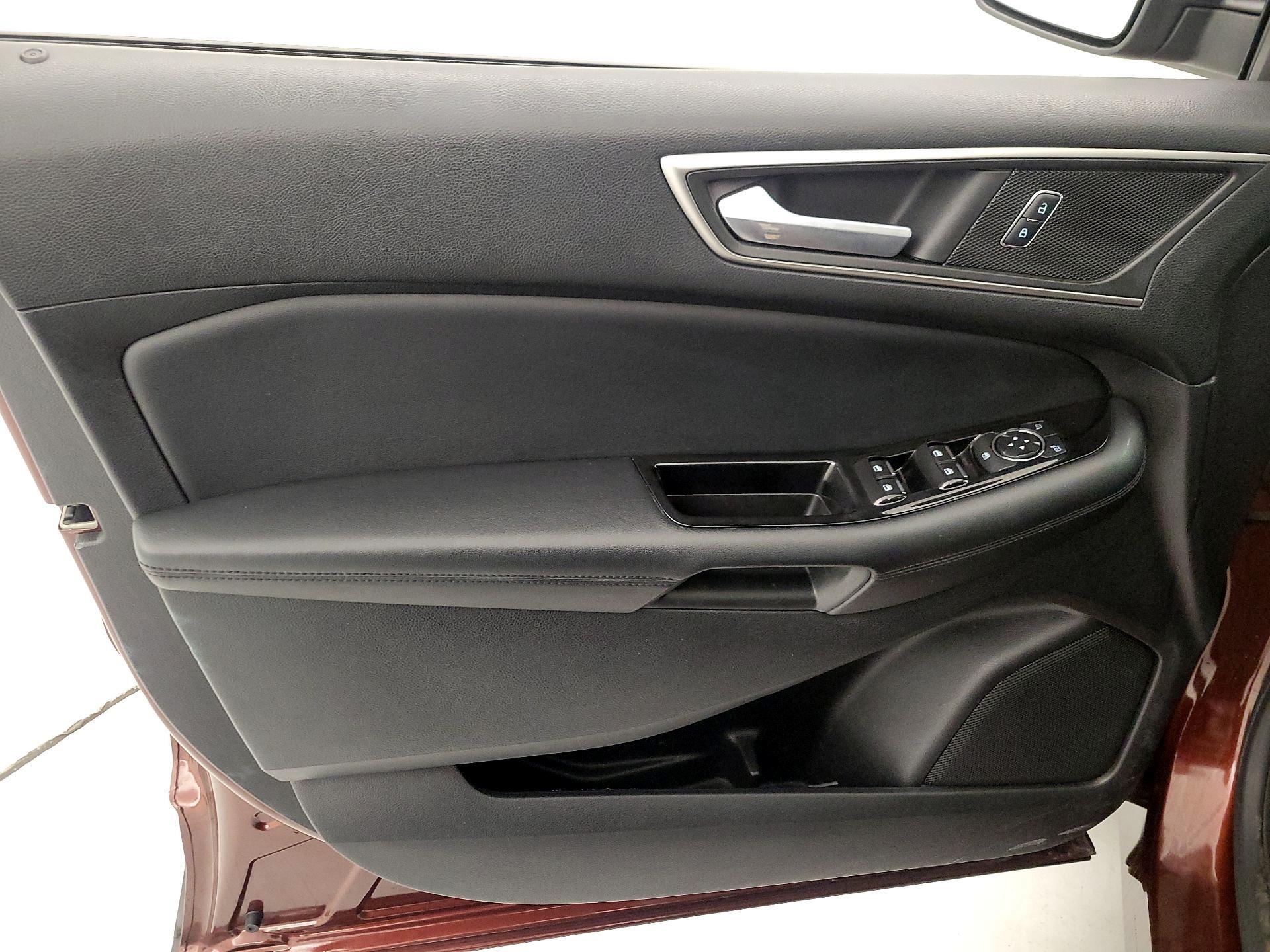 Thumbnail: 2015 Ford Edge - 12