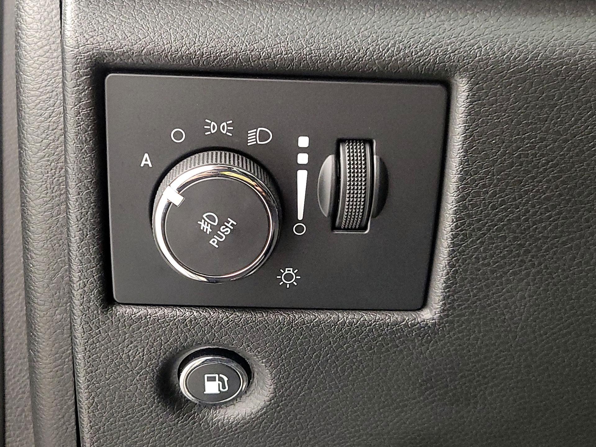 Thumbnail: 2021 Jeep Grand Cherokee - 13