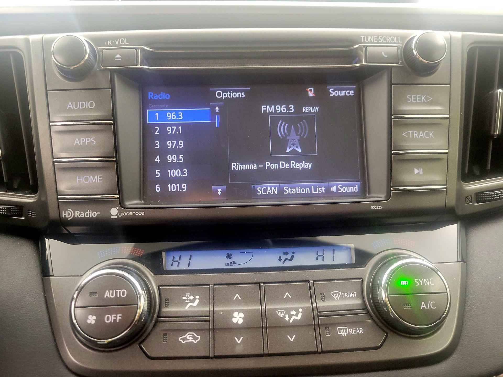 Thumbnail: 2015 Toyota RAV4 - 16