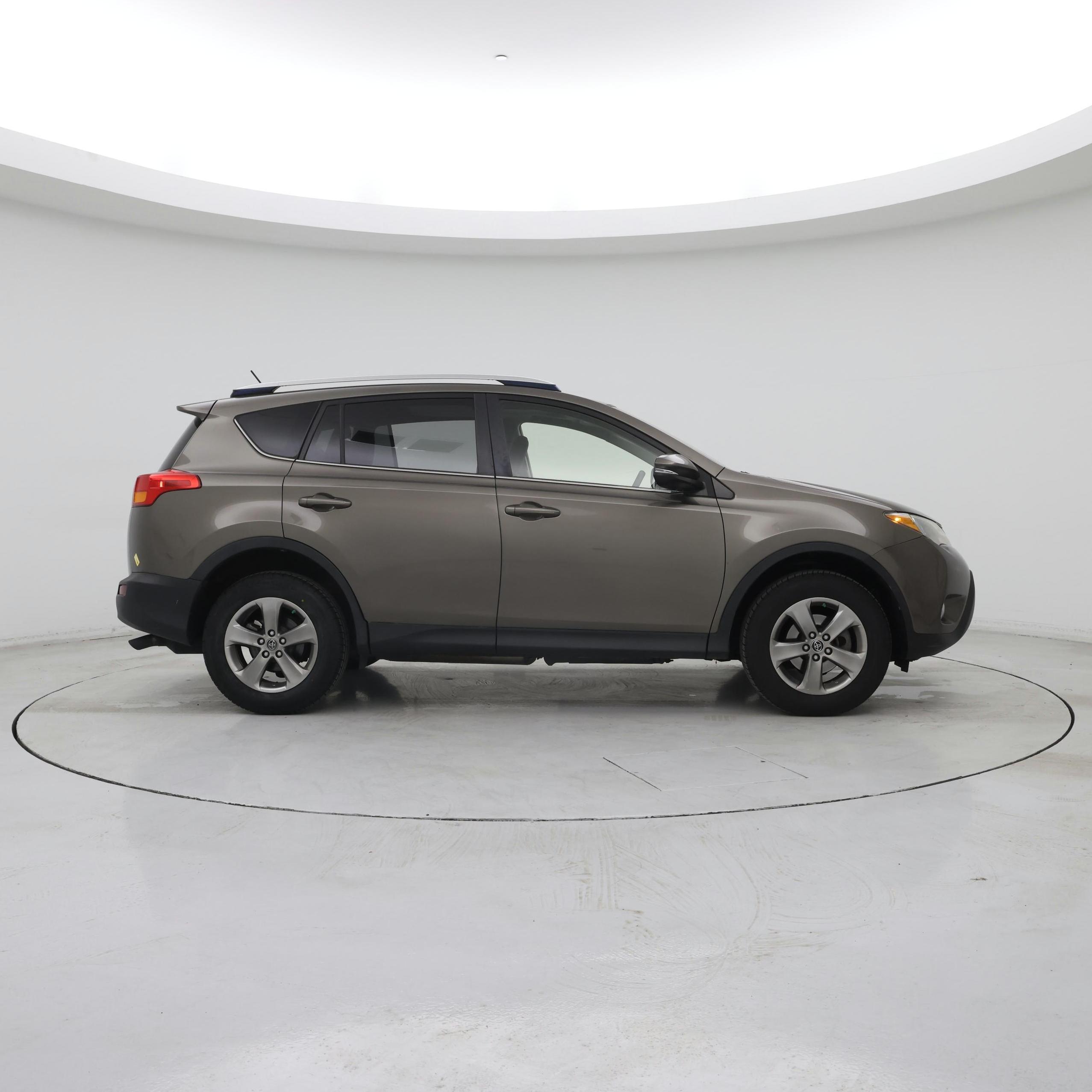 Thumbnail: 2015 Toyota RAV4 - 7