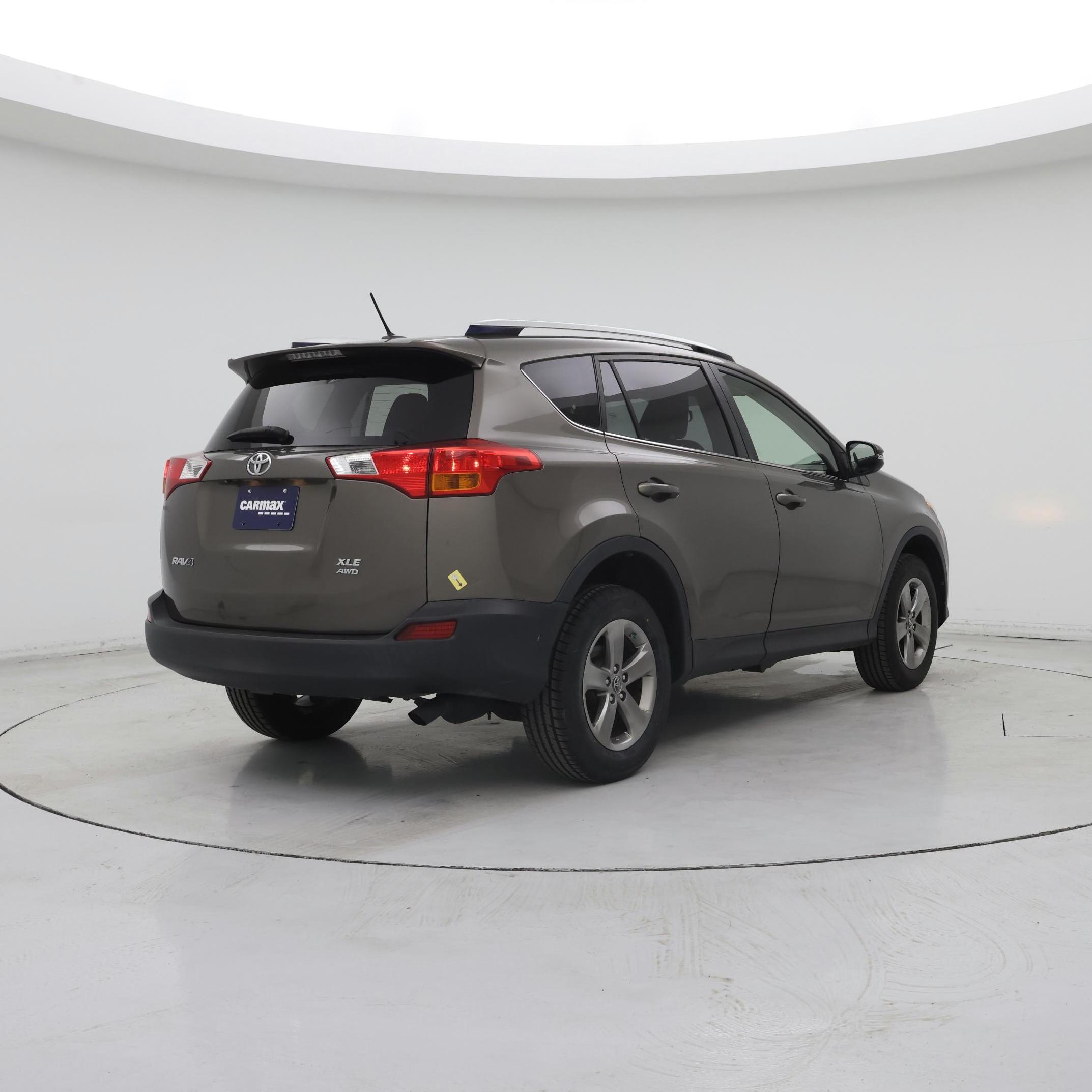 Thumbnail: 2015 Toyota RAV4 - 8