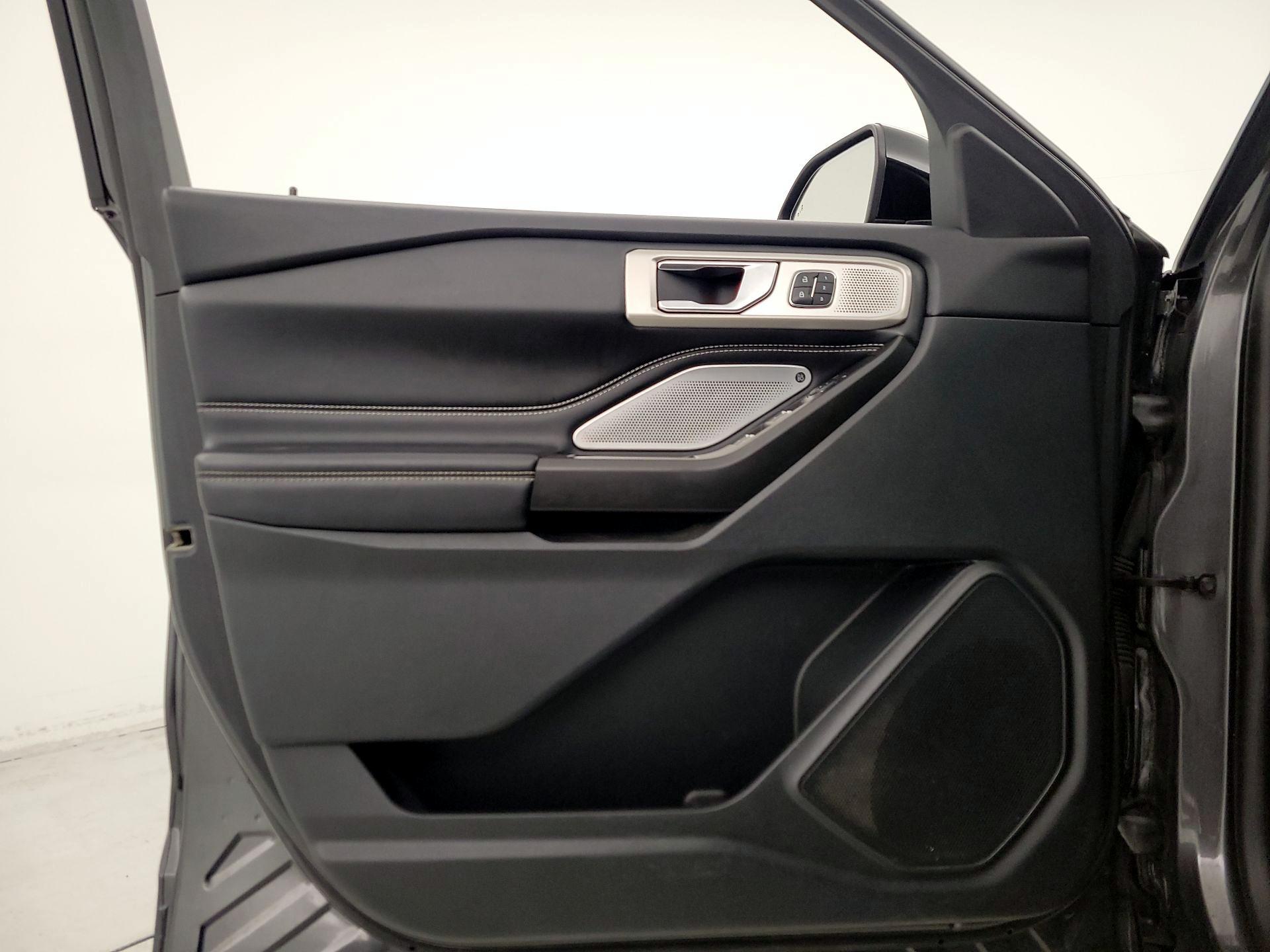 Thumbnail: 2020 Ford Explorer - 12