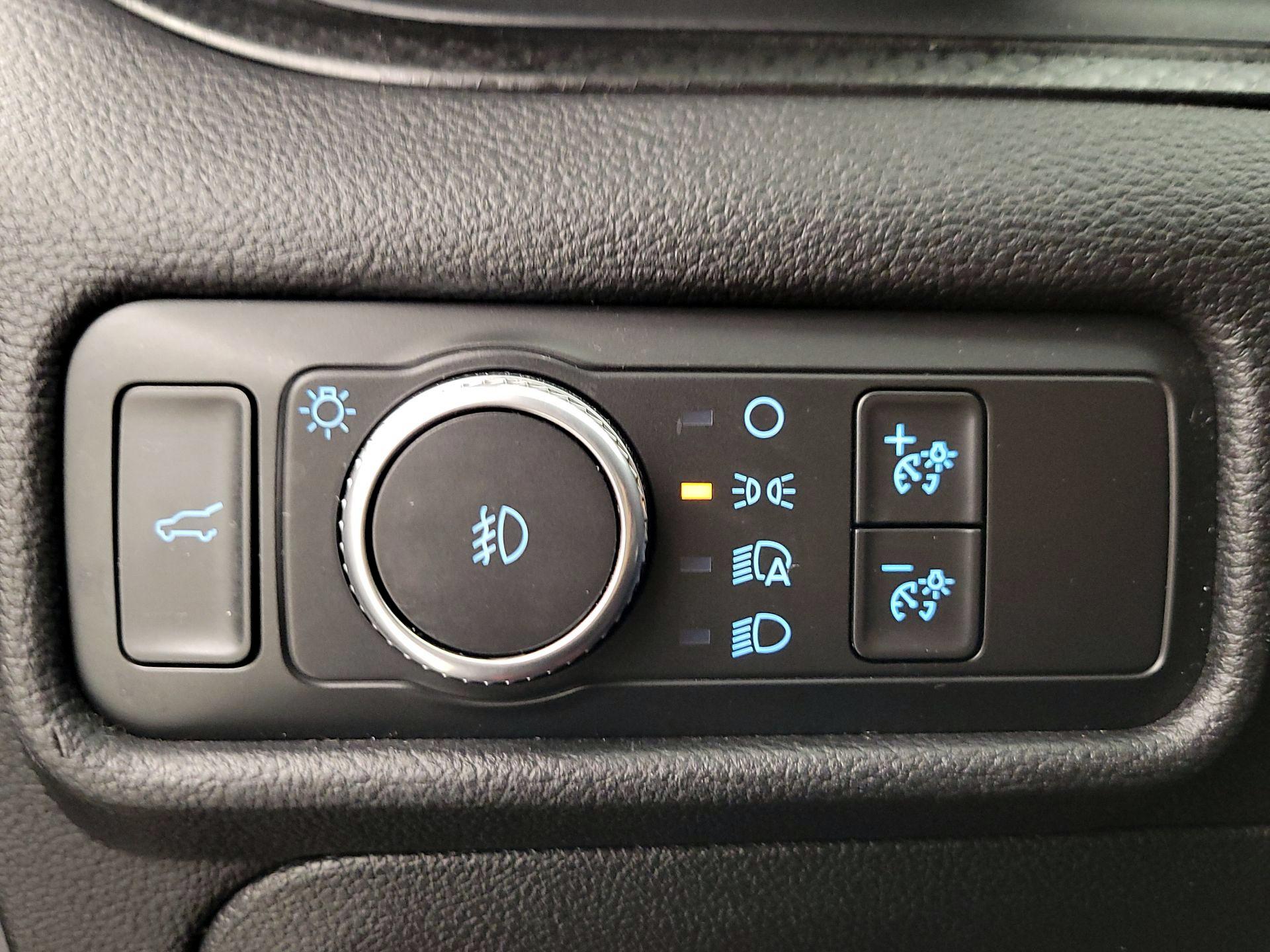 Thumbnail: 2020 Ford Explorer - 13