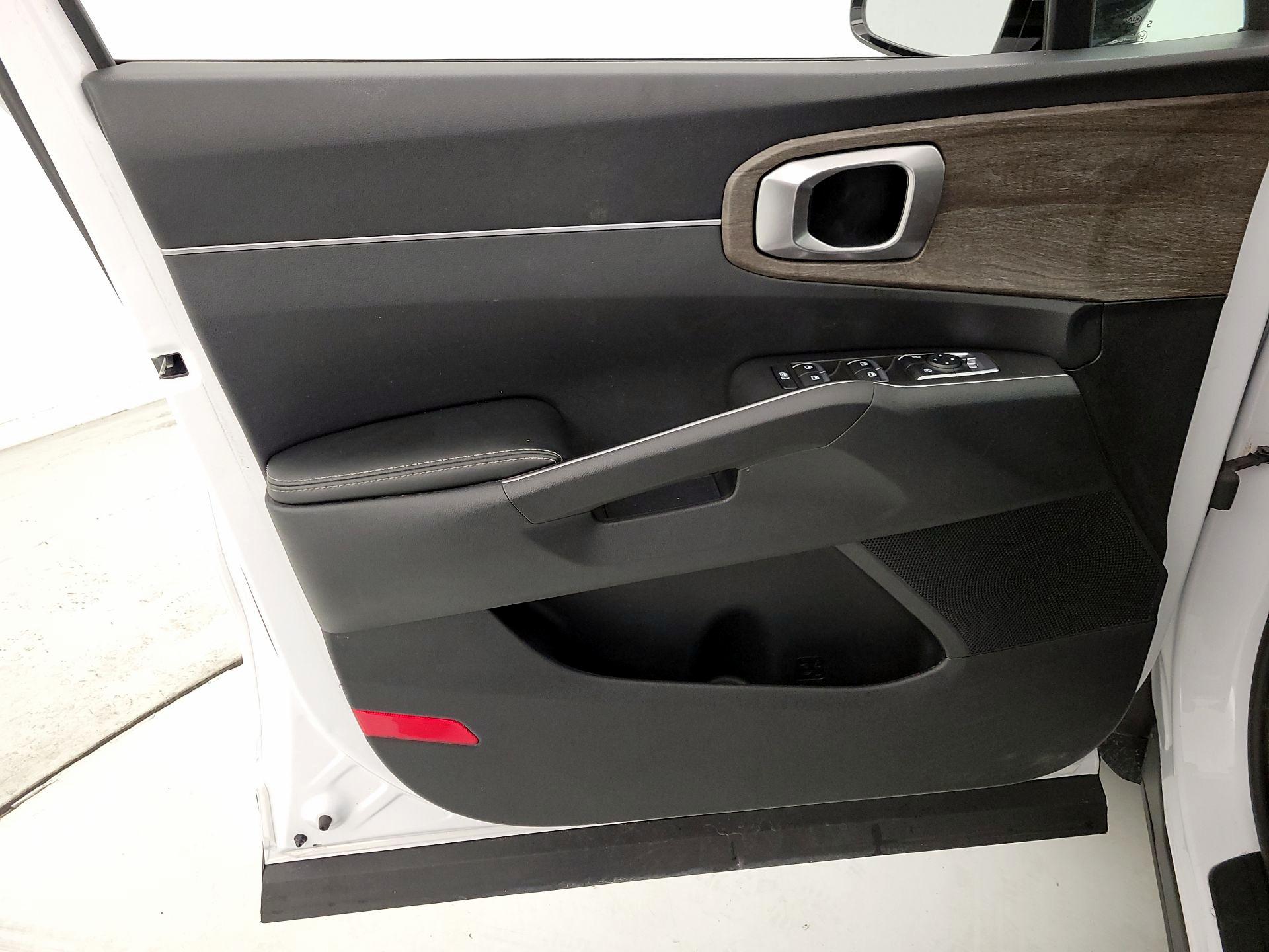 Thumbnail: 2021 Kia Sorento - 12