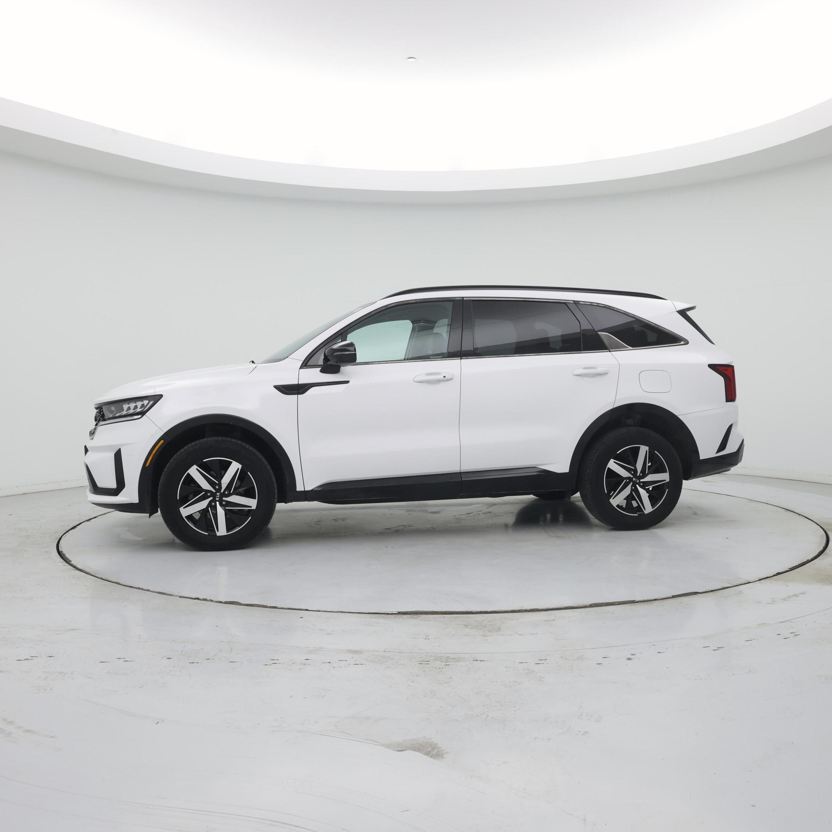 Thumbnail: 2021 Kia Sorento - 3