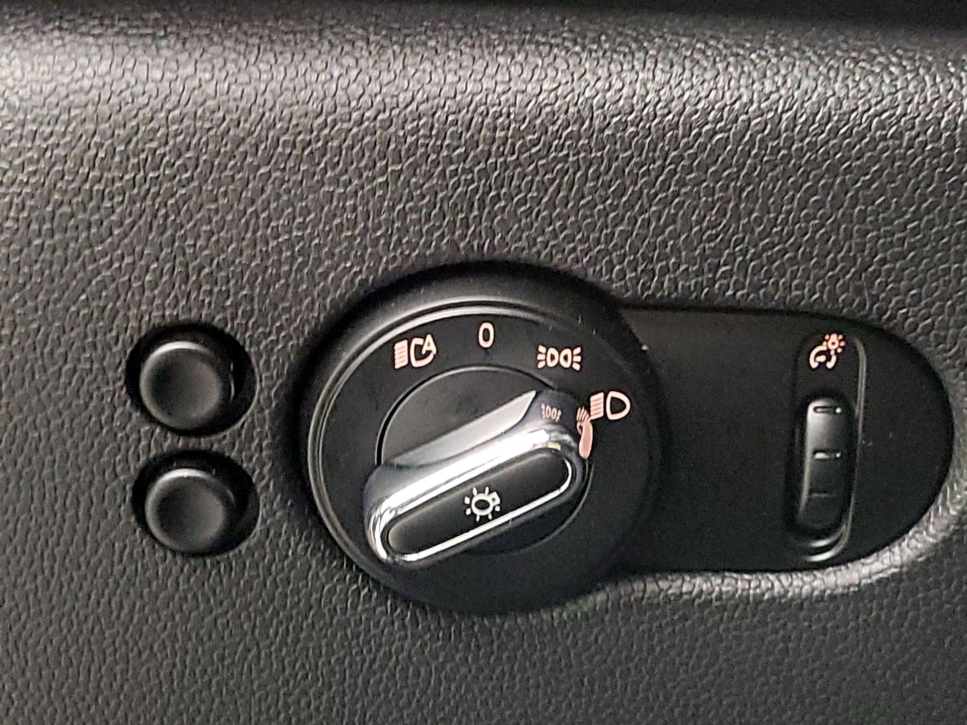 Thumbnail: 2019 MINI Cooper Hardtop - 13