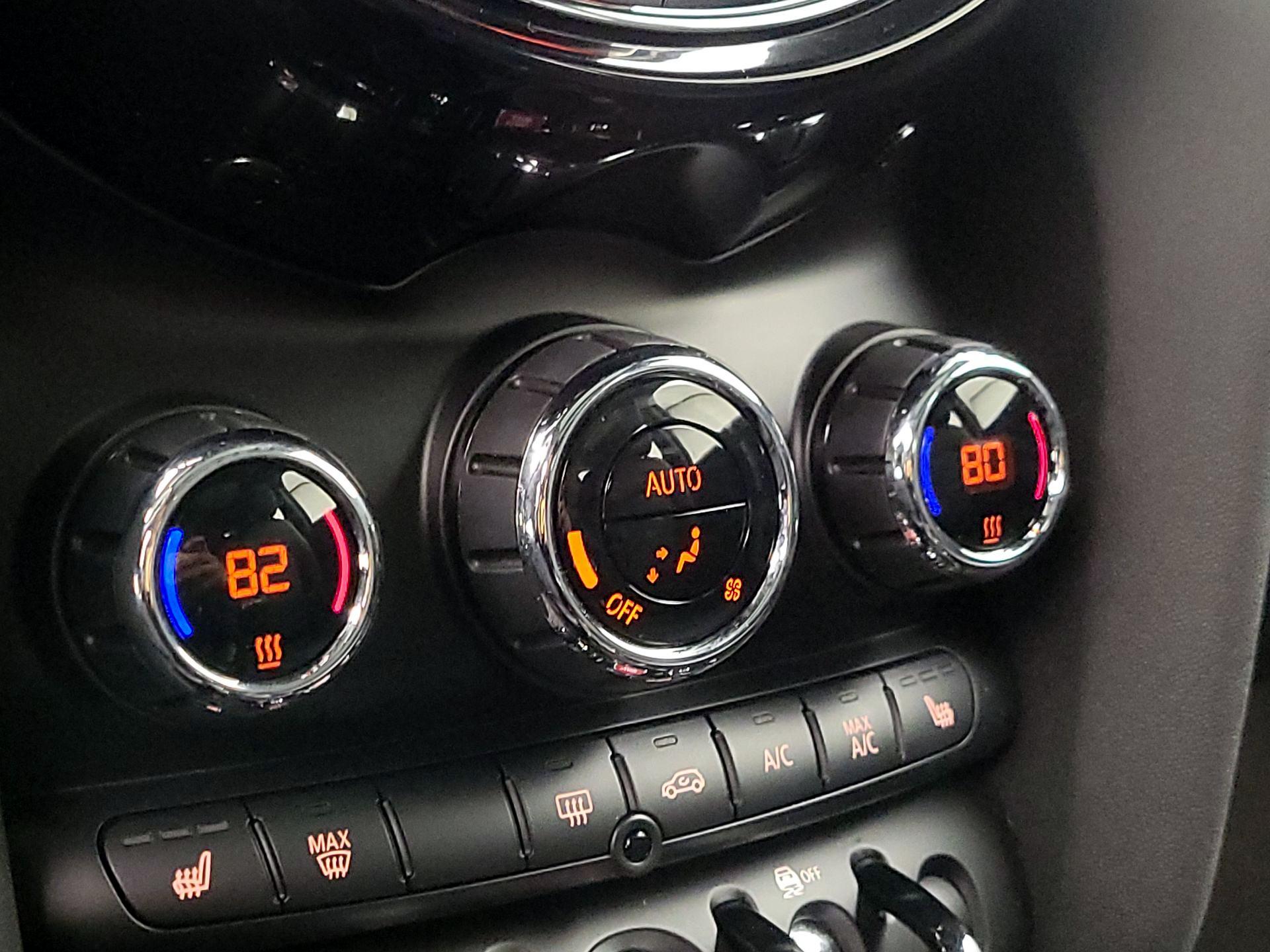 Thumbnail: 2019 MINI Cooper Hardtop - 16