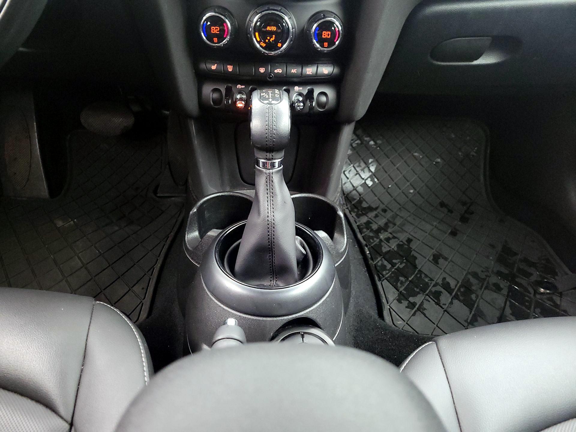 Thumbnail: 2019 MINI Cooper Hardtop - 17