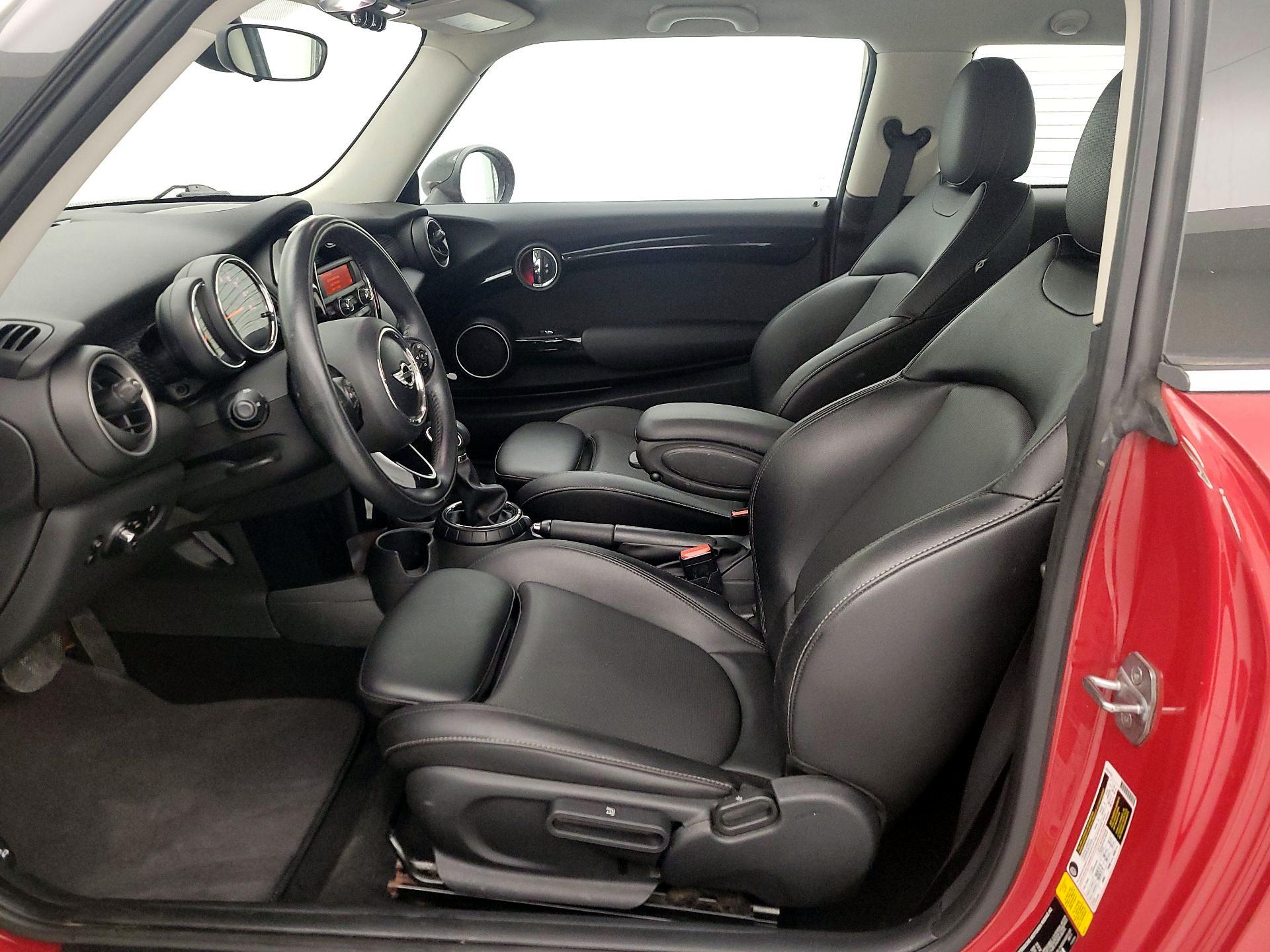 Thumbnail: 2015 MINI Cooper Hardtop - 11