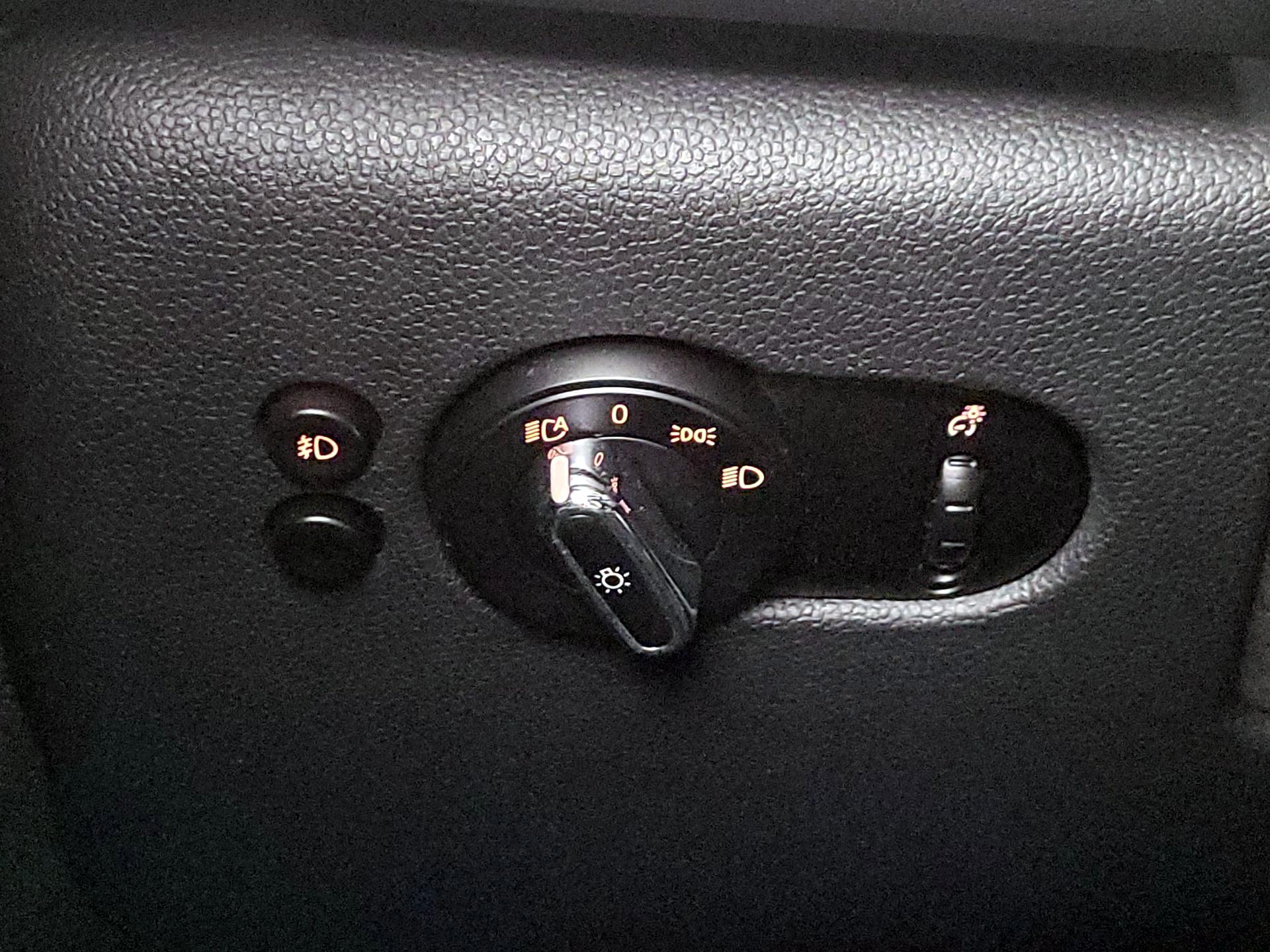 Thumbnail: 2015 MINI Cooper Hardtop - 13