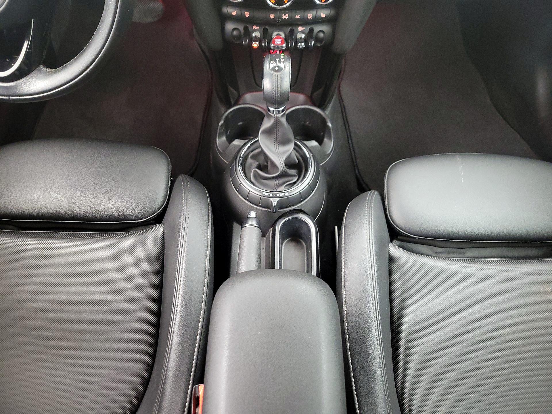 Thumbnail: 2015 MINI Cooper Hardtop - 16