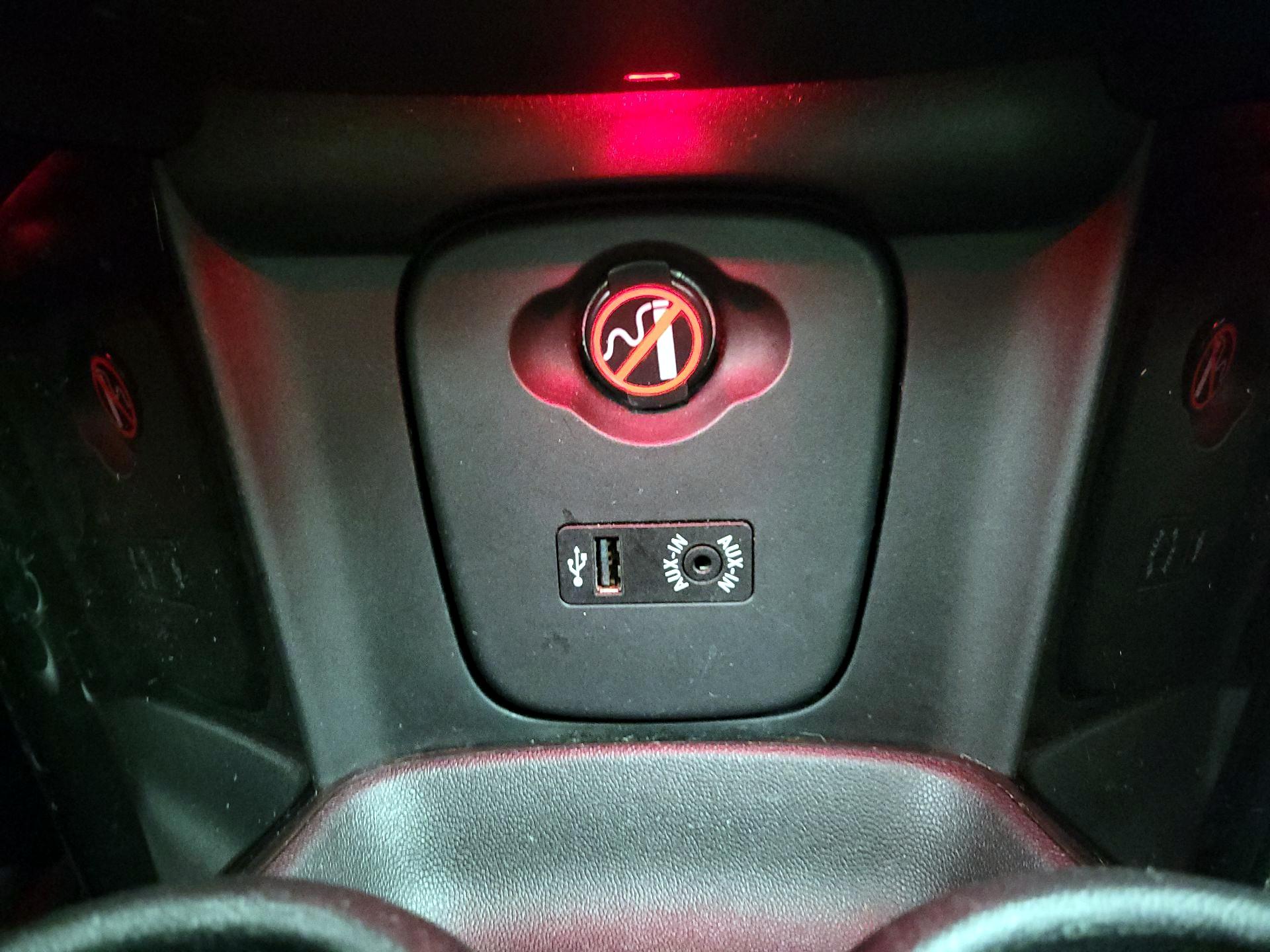 Thumbnail: 2015 MINI Cooper Hardtop - 17