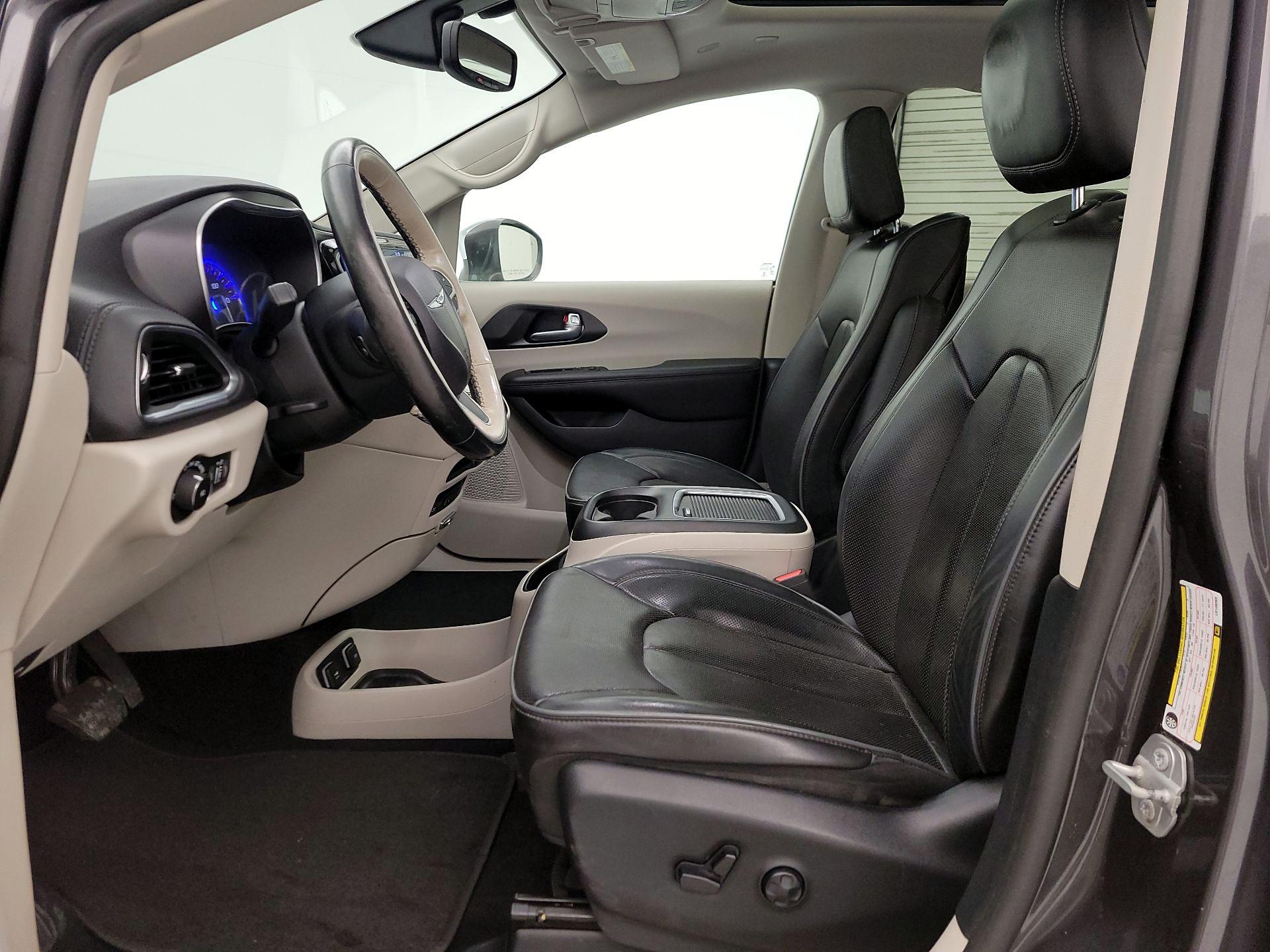 Thumbnail: 2020 Chrysler Pacifica - 11