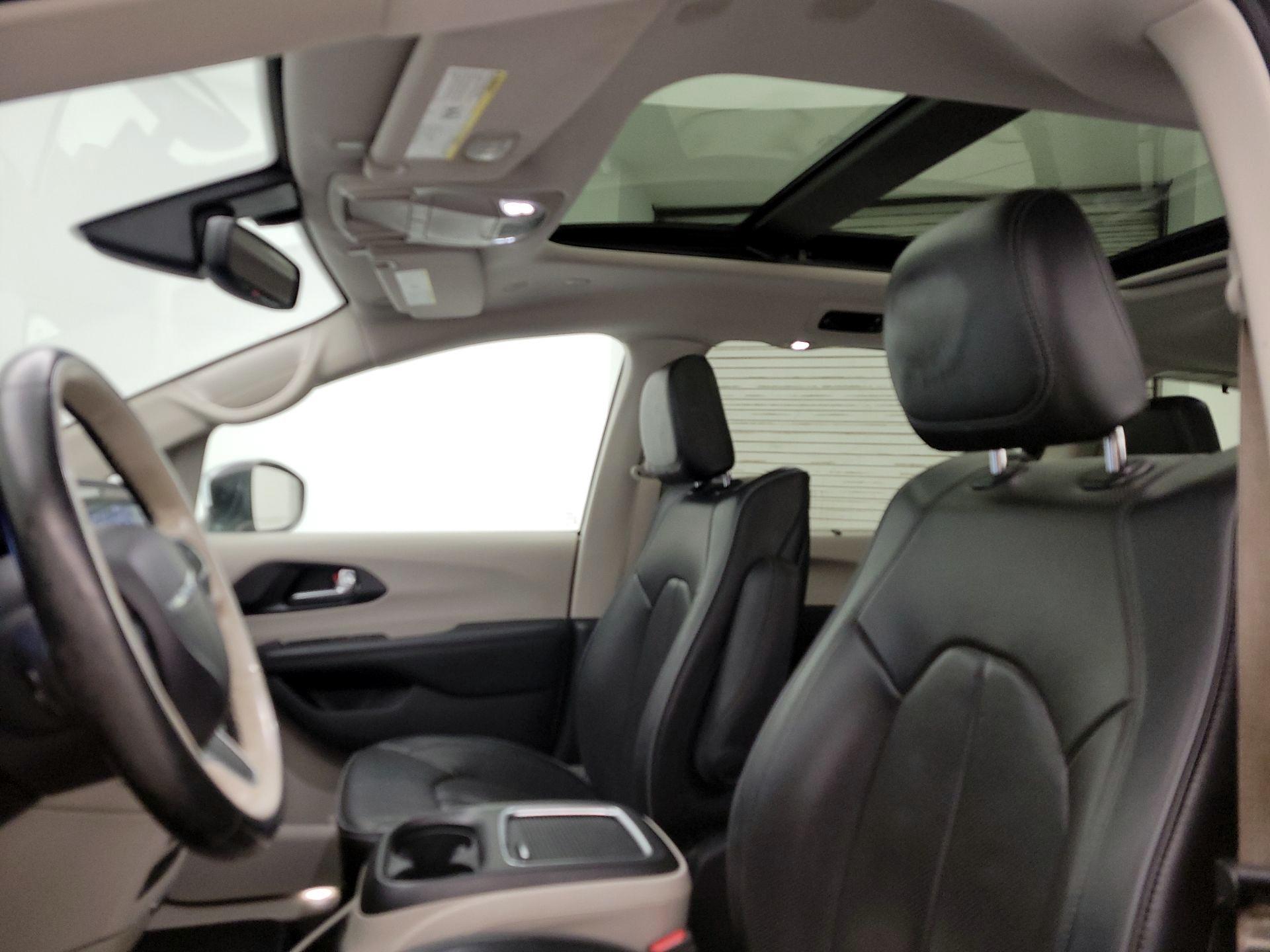 Thumbnail: 2020 Chrysler Pacifica - 20