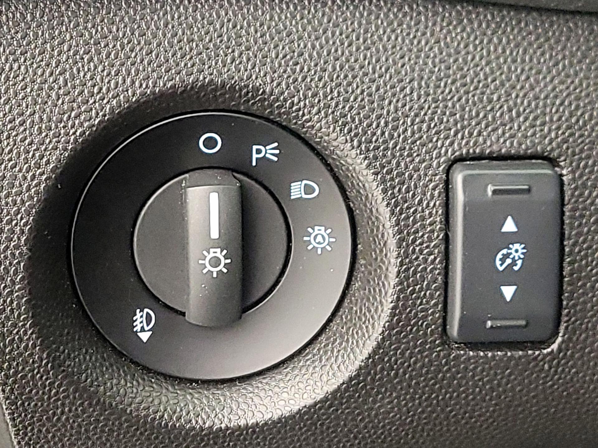 Thumbnail: 2019 Ford Fiesta - 13