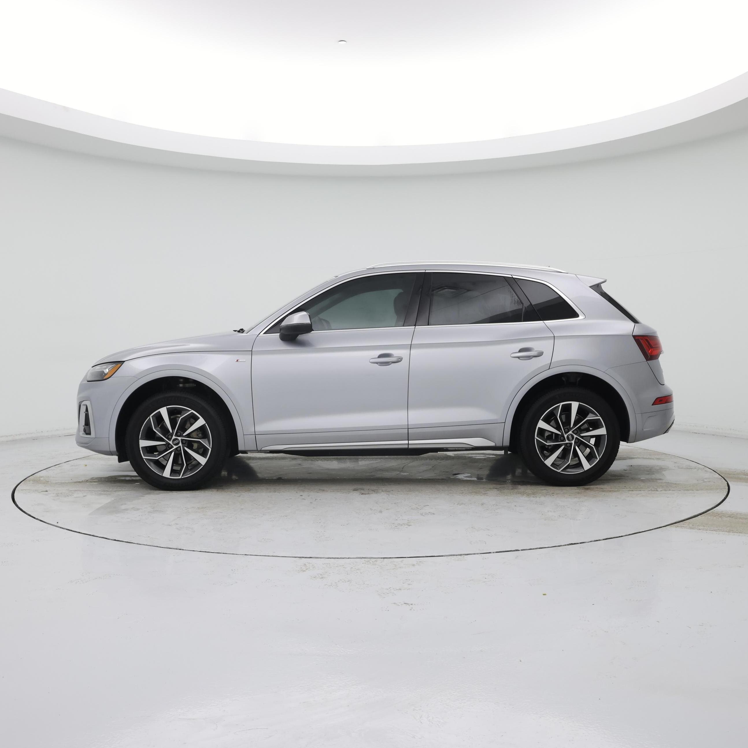 Thumbnail: 2022 Audi Q5 - 3