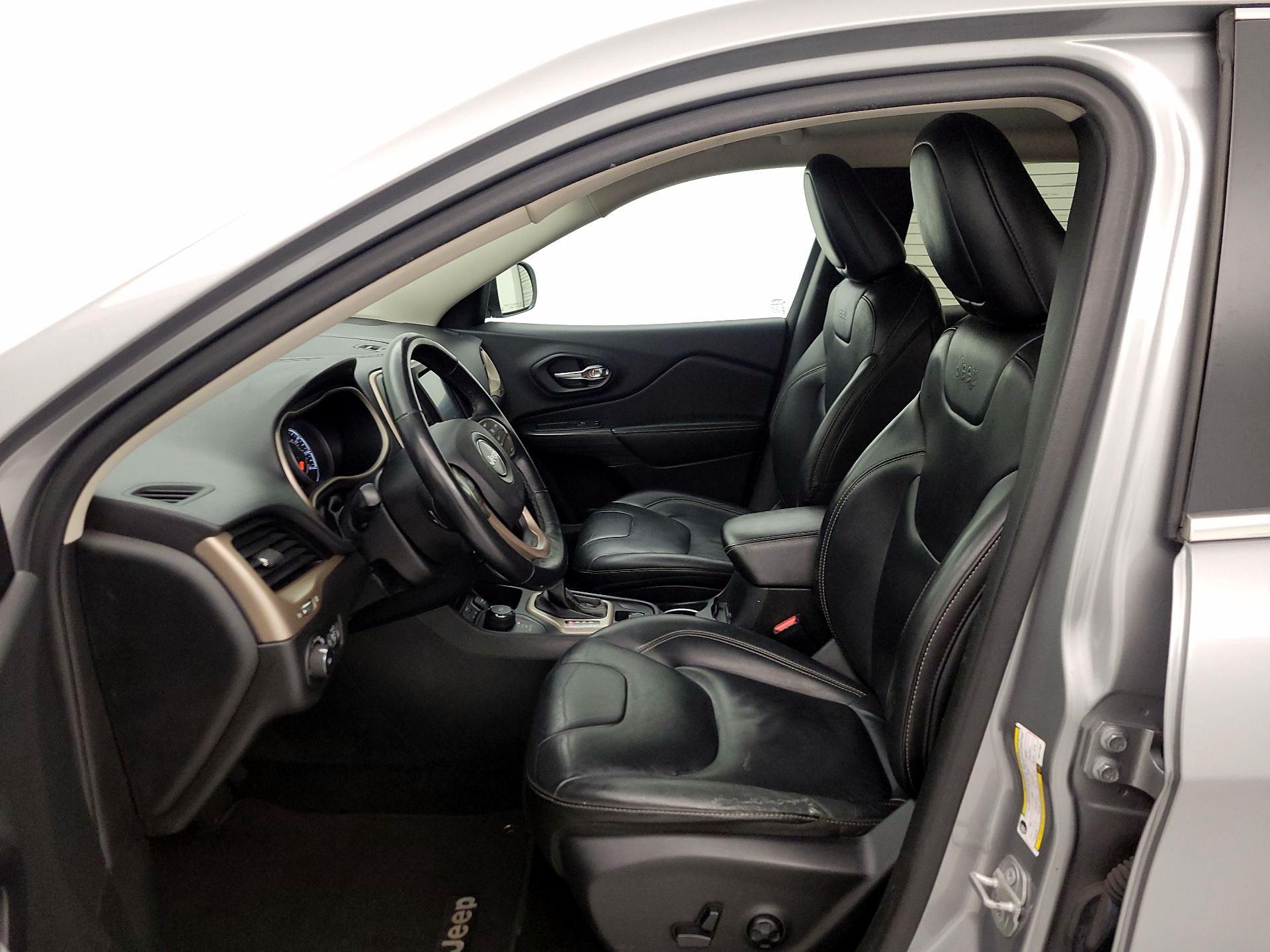 Thumbnail: 2015 Jeep Cherokee - 11